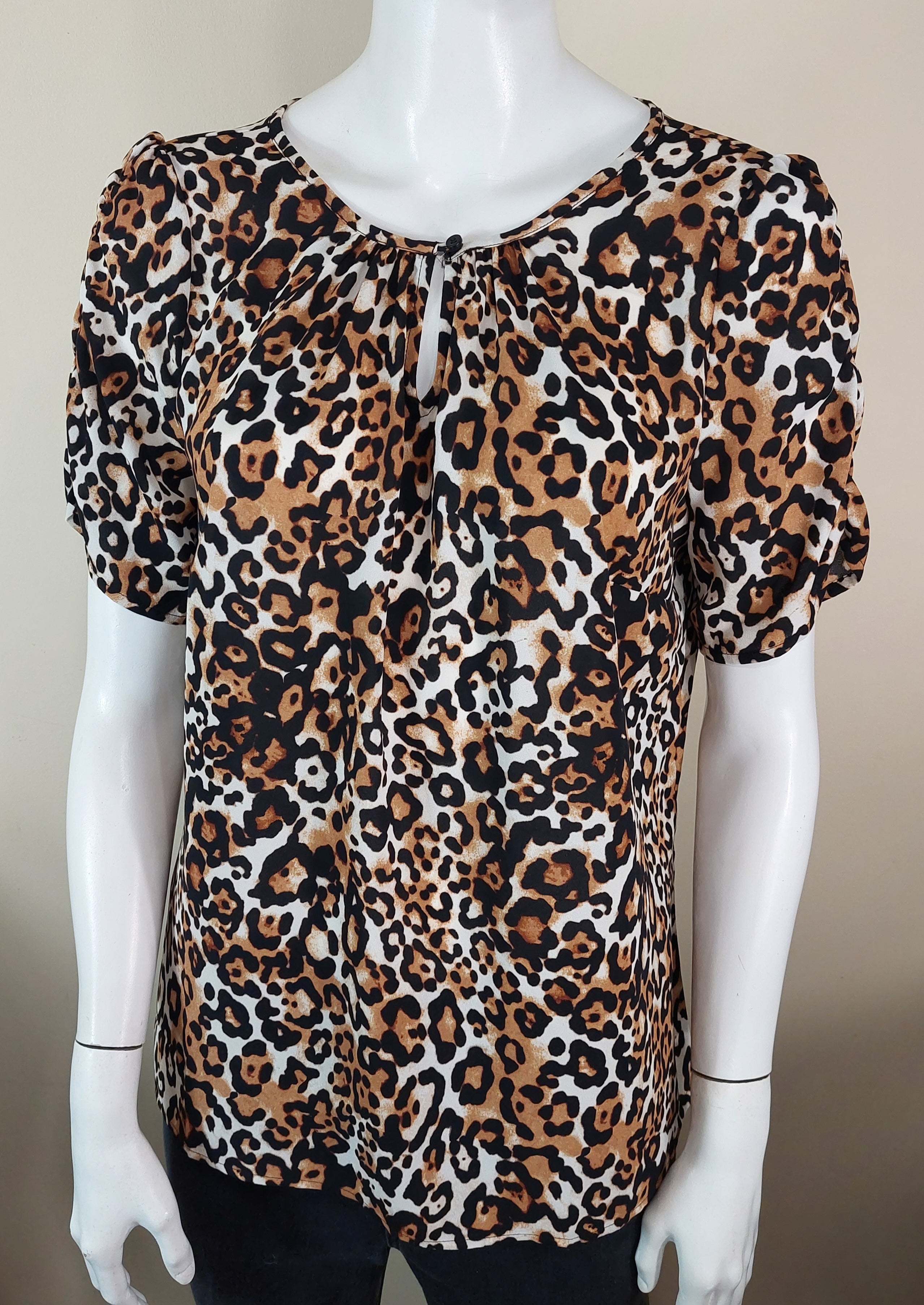1 11 Talbots Medium Leopard Print Short Sleeve Blouse