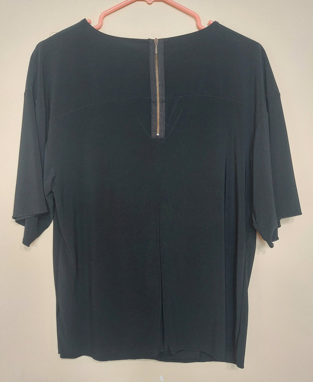 7 10 Banana Republic Size Medium Black Stretch Pleated Top