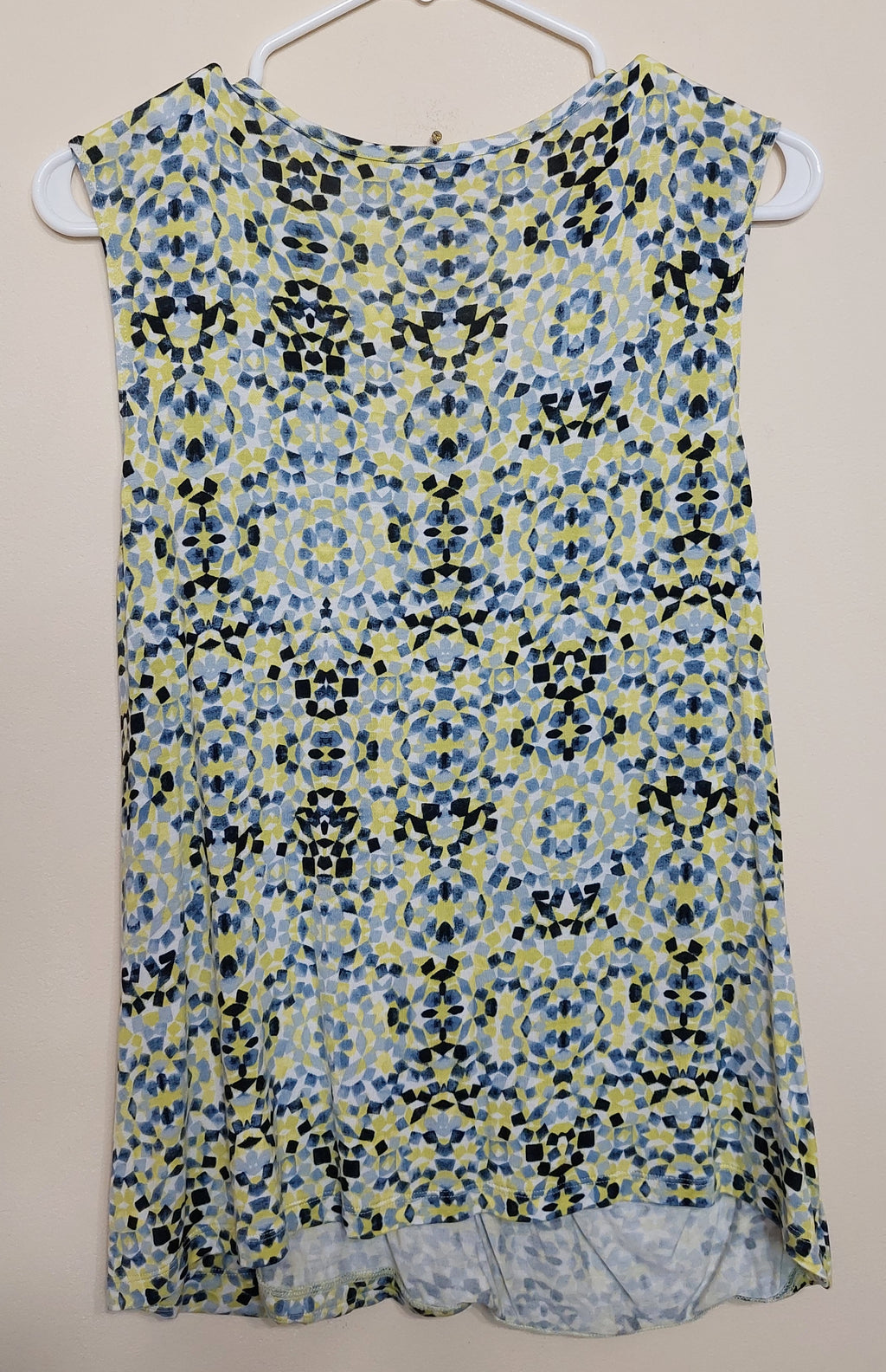 6 12 CAbi L Sleeveless Geometric Print Drape Front Knit Top