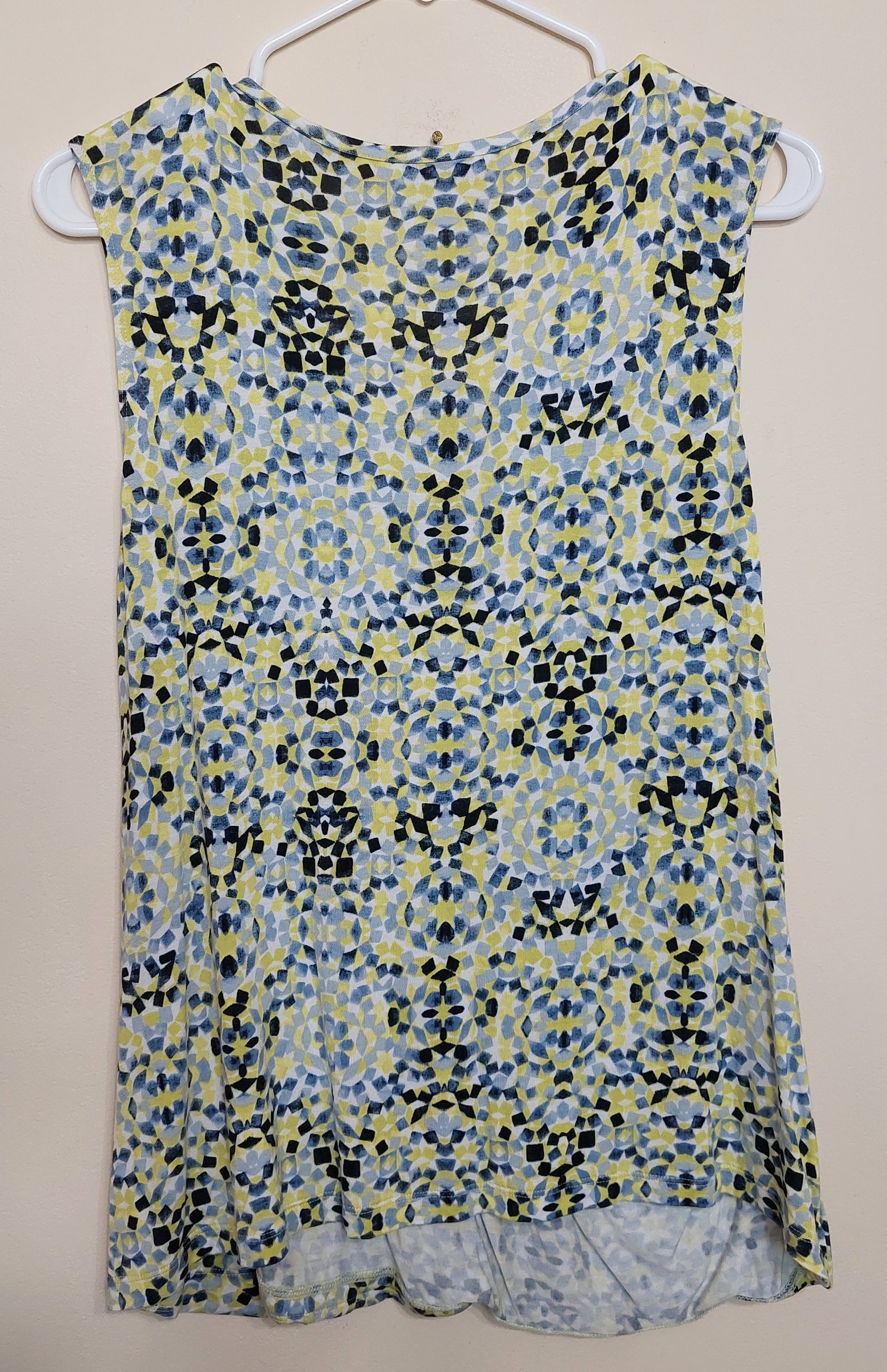 6 12 CAbi L Sleeveless Geometric Print Drape Front Knit Top
