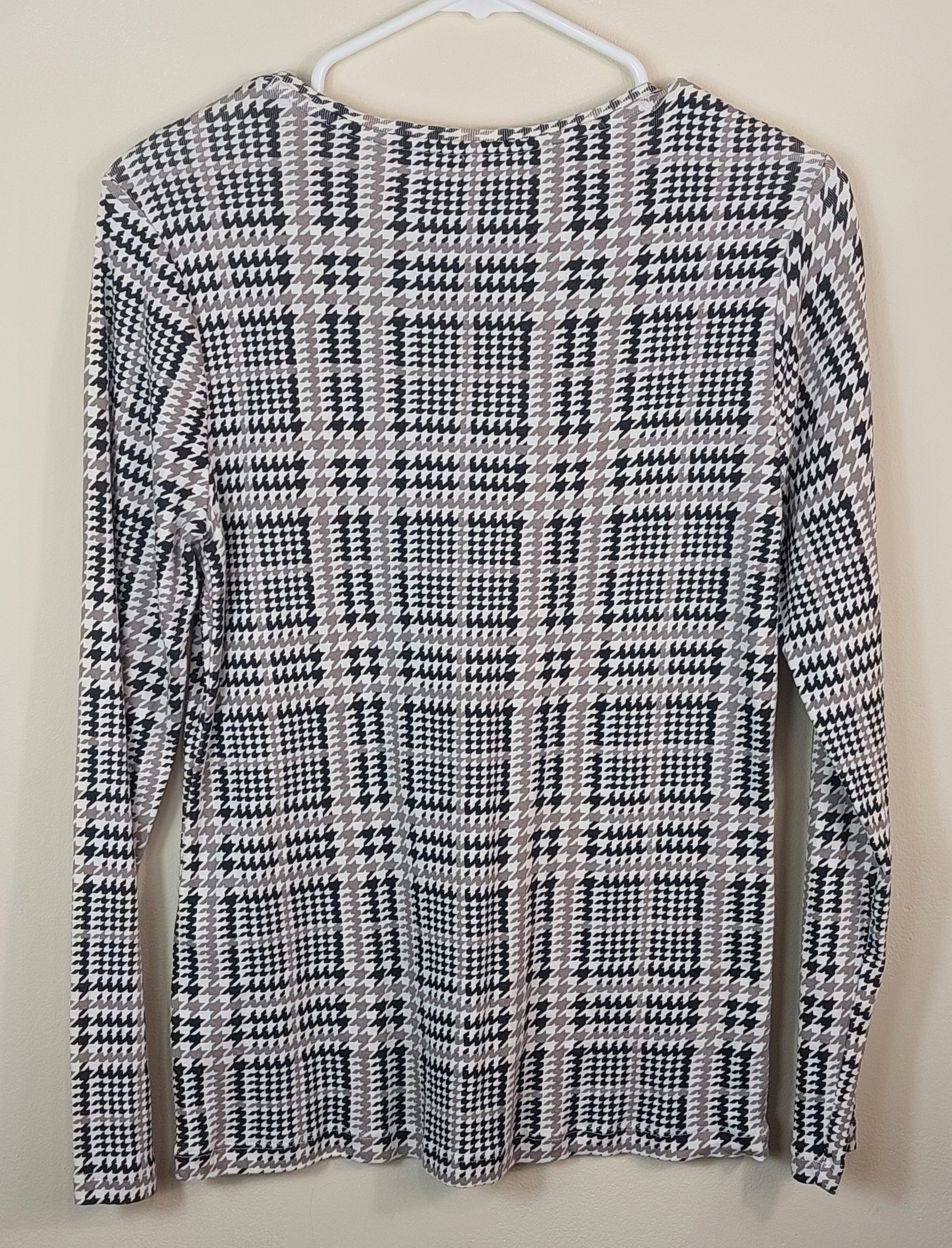 2 46 Chicos Houndstooth black gray Top long sleeve Size 1