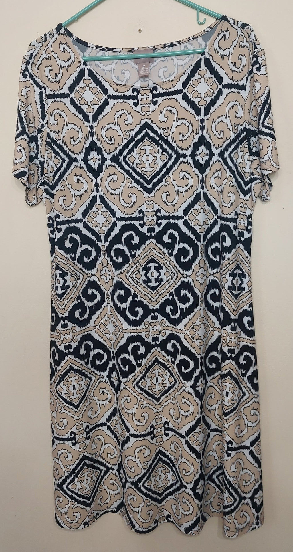 8 14 Chico's Size Large Beige Black Geometric Shift Dress Short Sleeve Knit