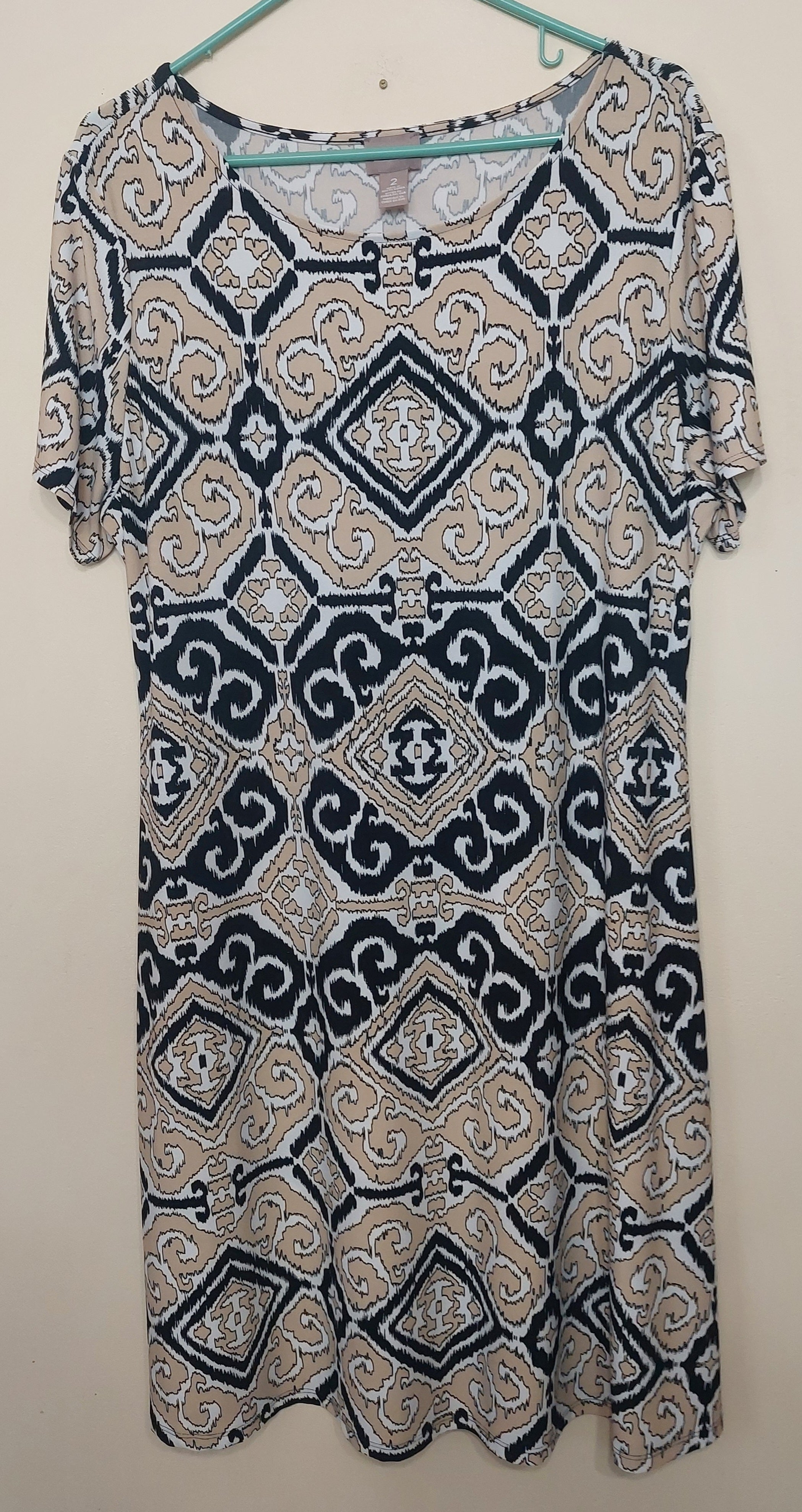 8 14 Chico's Size Large Beige Black Geometric Shift Dress Short Sleeve Knit