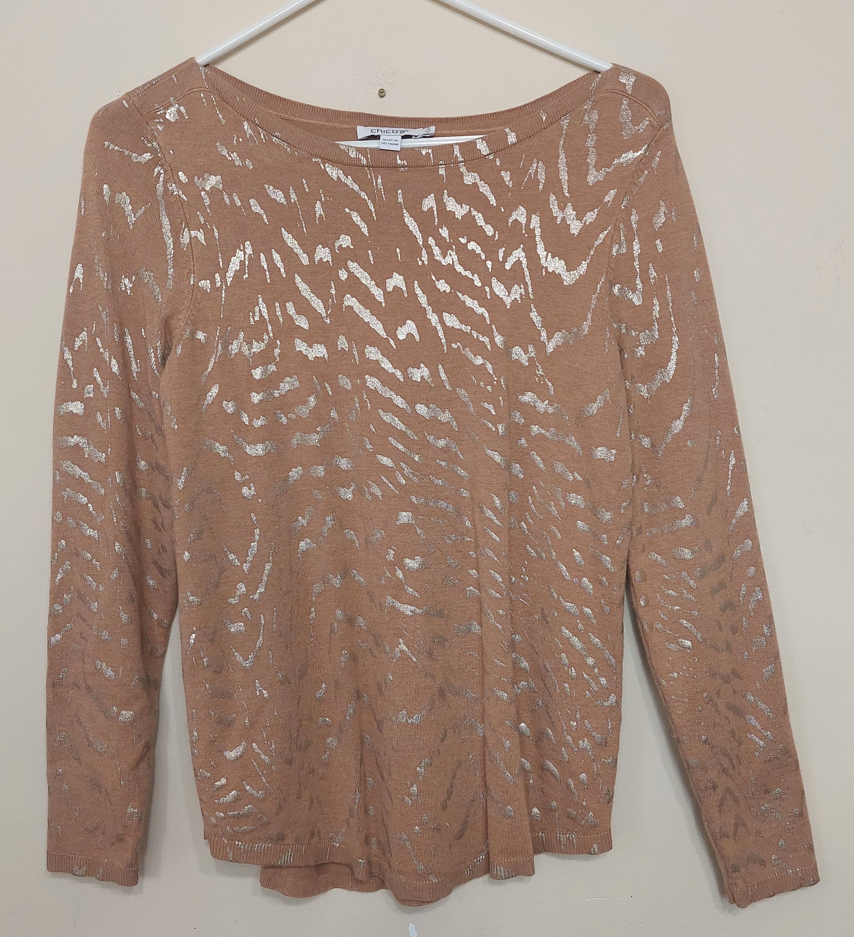 8 15 Chico's Size Small Tan Silver Metallic Animal Print Sweater Knit Top