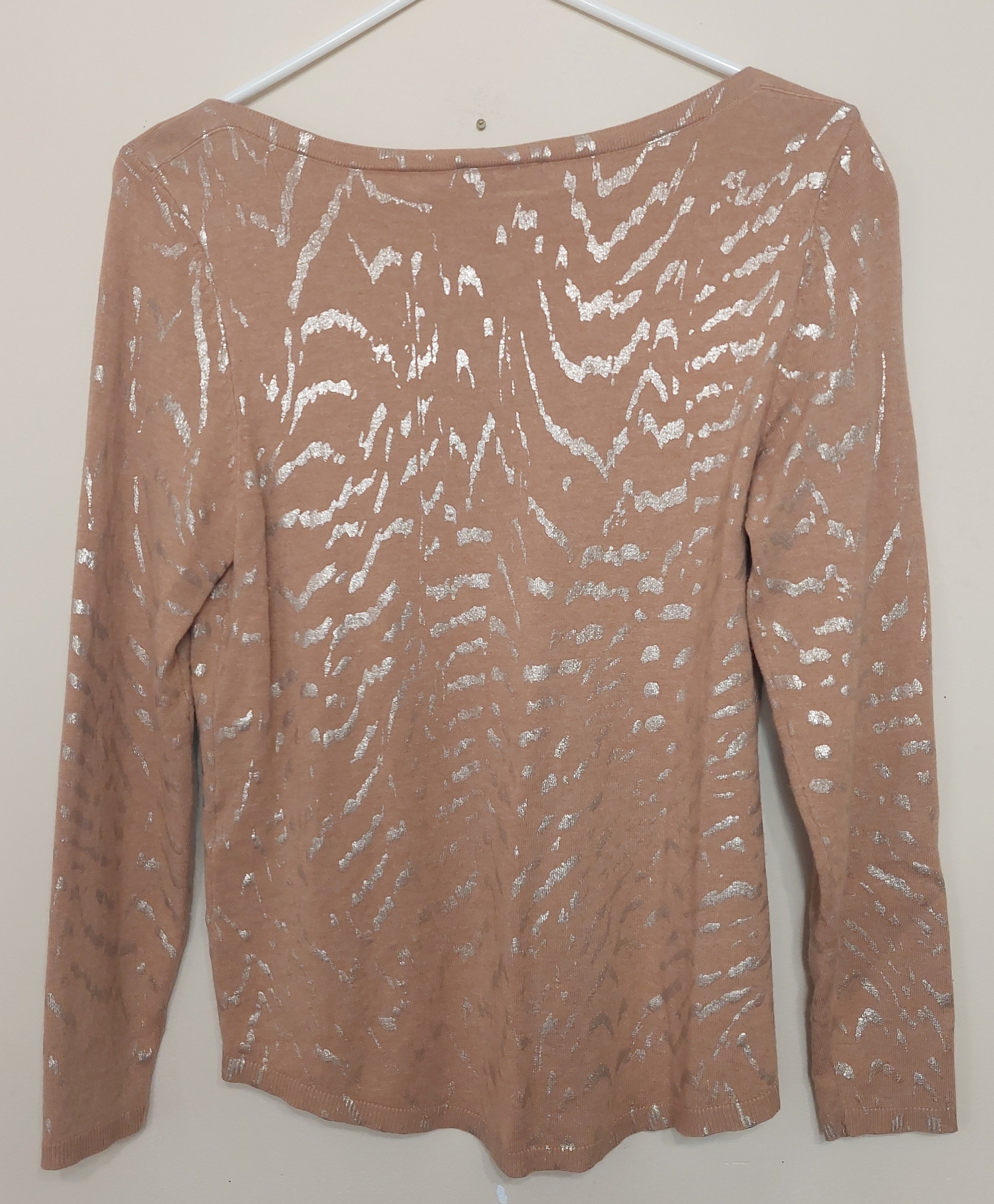 8 15 Chico's Size Small Tan Silver Metallic Animal Print Sweater Knit Top