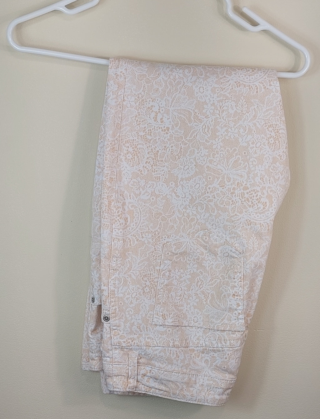2 28 Chicos peach print pants Size 1