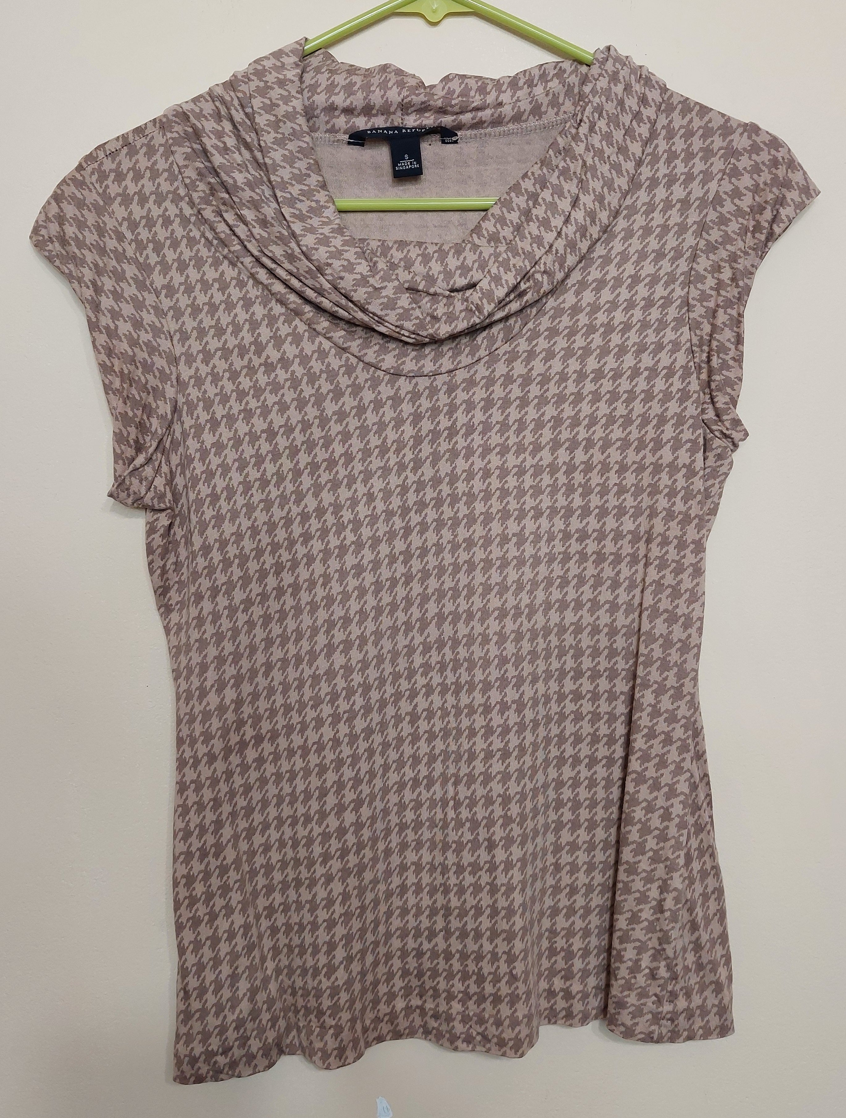 6 17 Banana Republic Womens Small Houndstooth Cowl Neck Knit Top