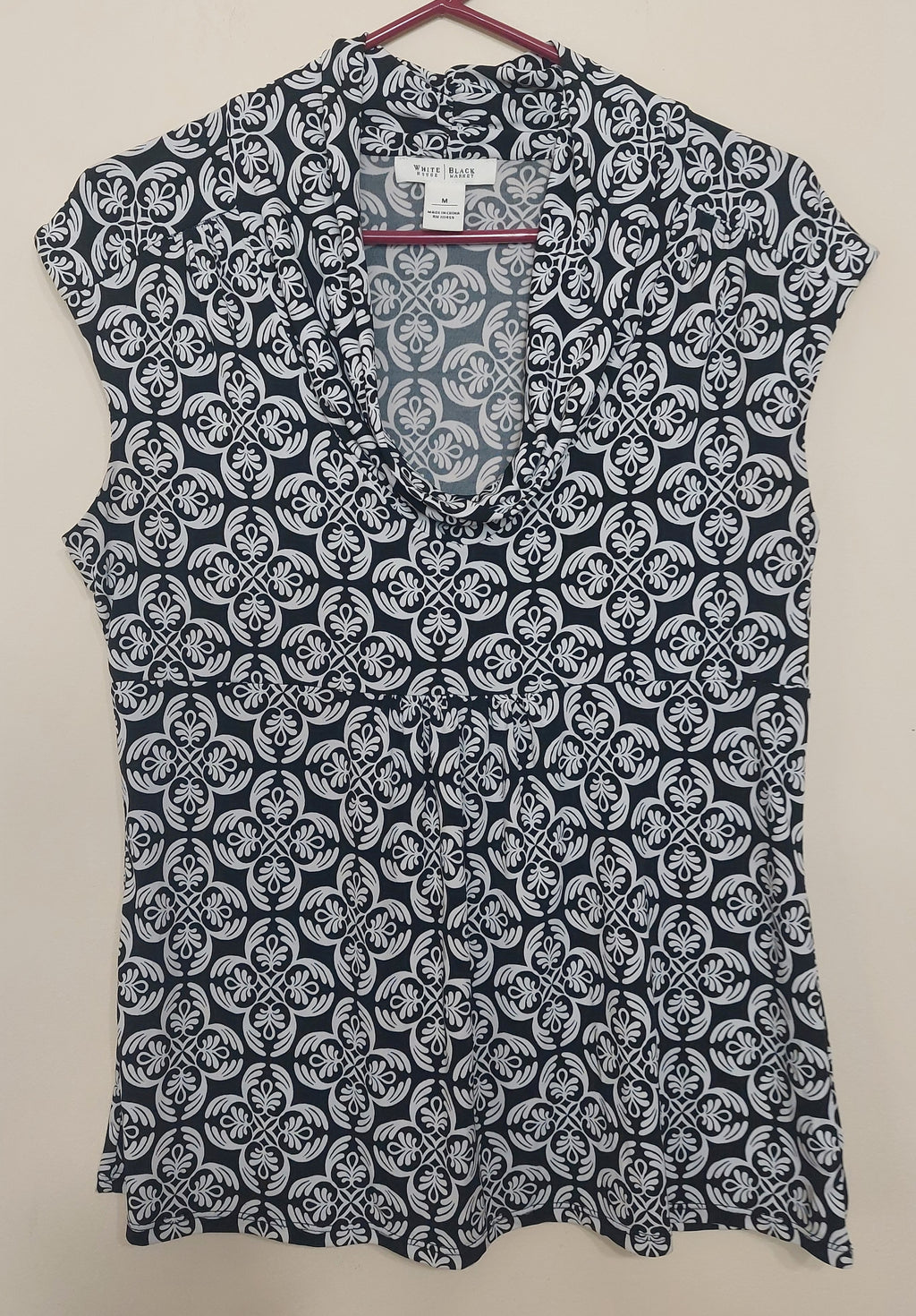 7 17 White House Black Market Size M Black White Cowl Neck Top