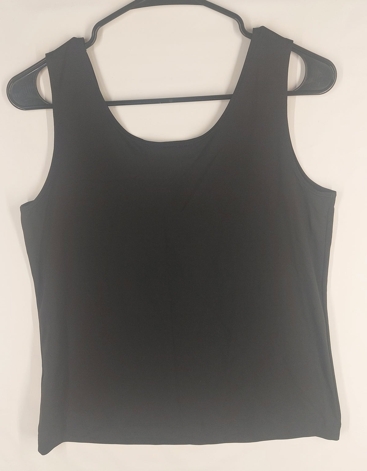 9-17 Chico’s Size Medium  Black Sleeveless Stretch Tank Top Scoop Neck Basic