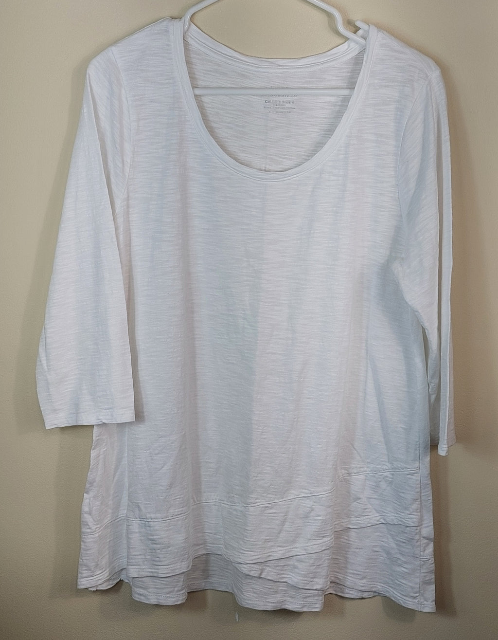 2 26 Chicos white  .75 sleeve Size 2