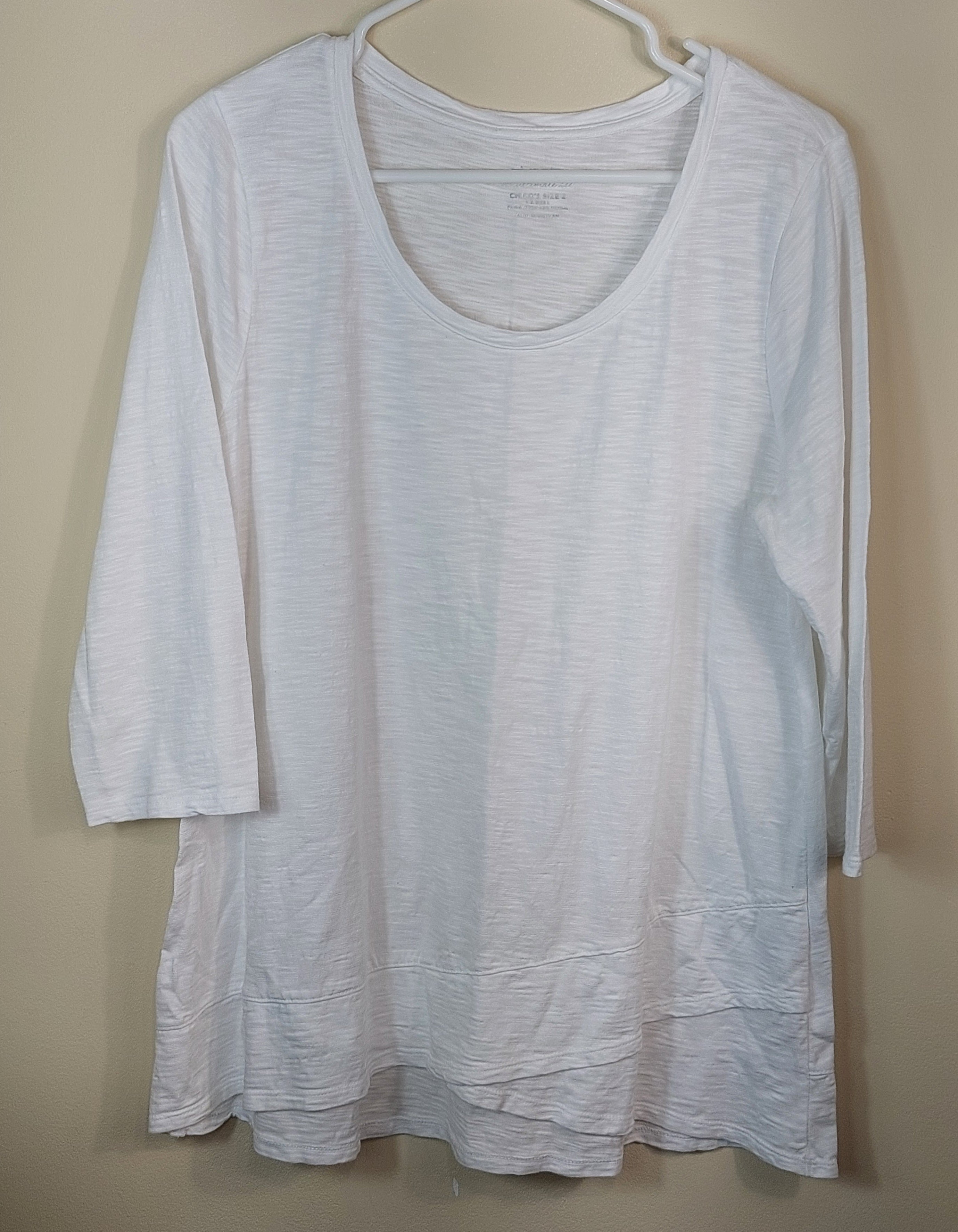 2 26 Chicos white  .75 sleeve Size 2