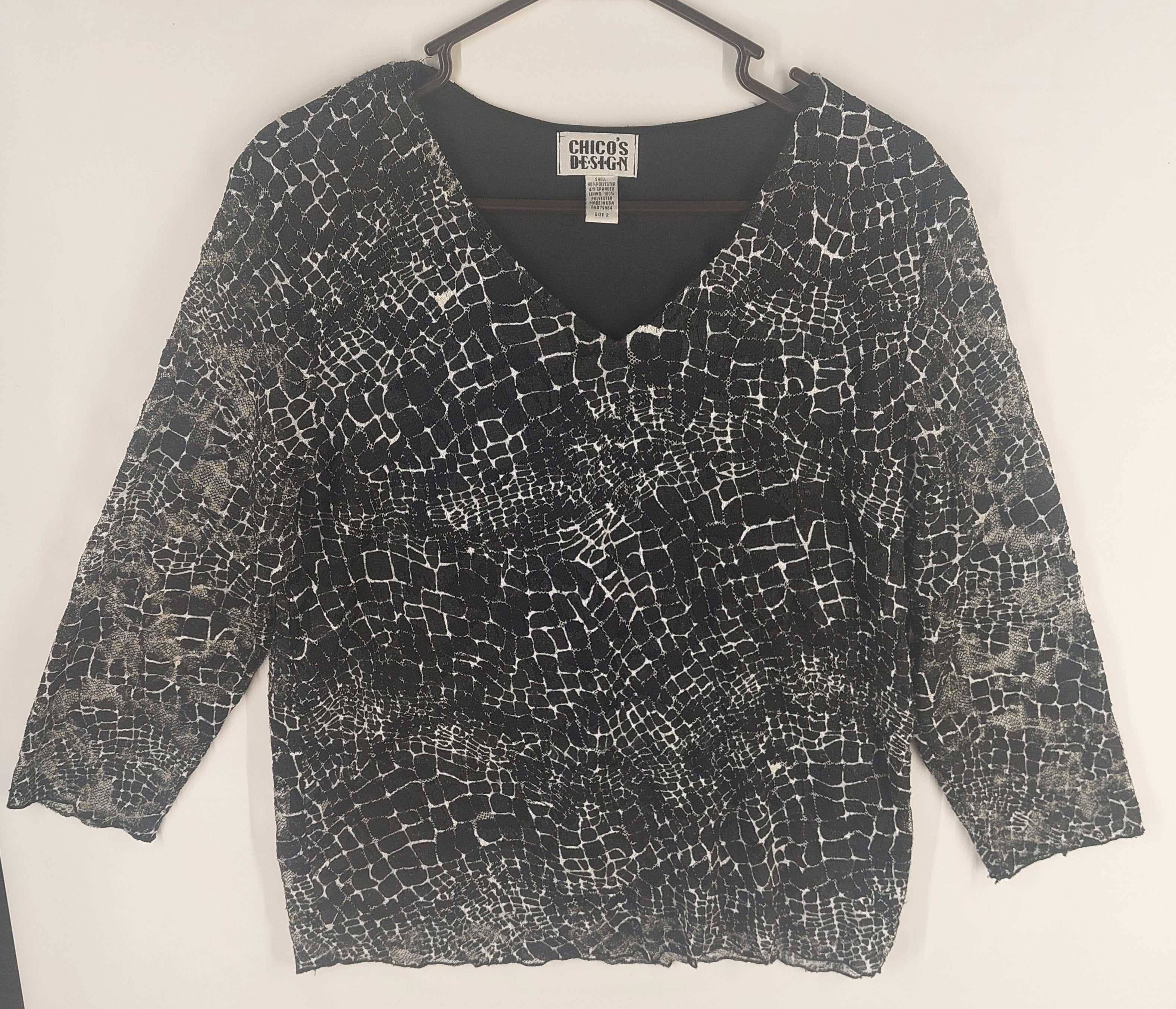 9-18 Chico’s Design Size Large  Black White Animal Print V-Neck 3/4 Sleeve Top