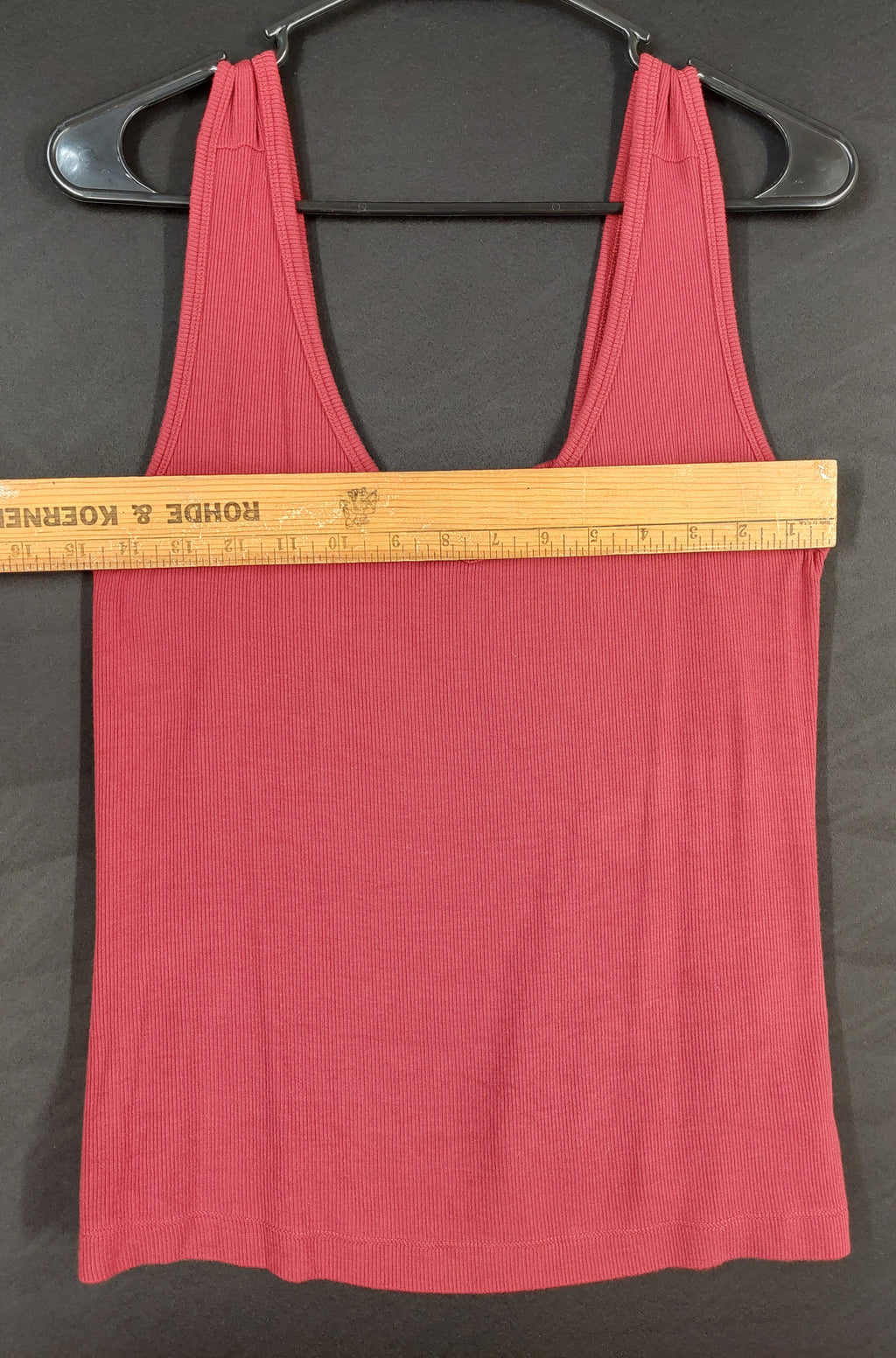 8-19 CAbi Size S Ribbed V Neck Sleeveless Tank Top Rose Pink Stretch