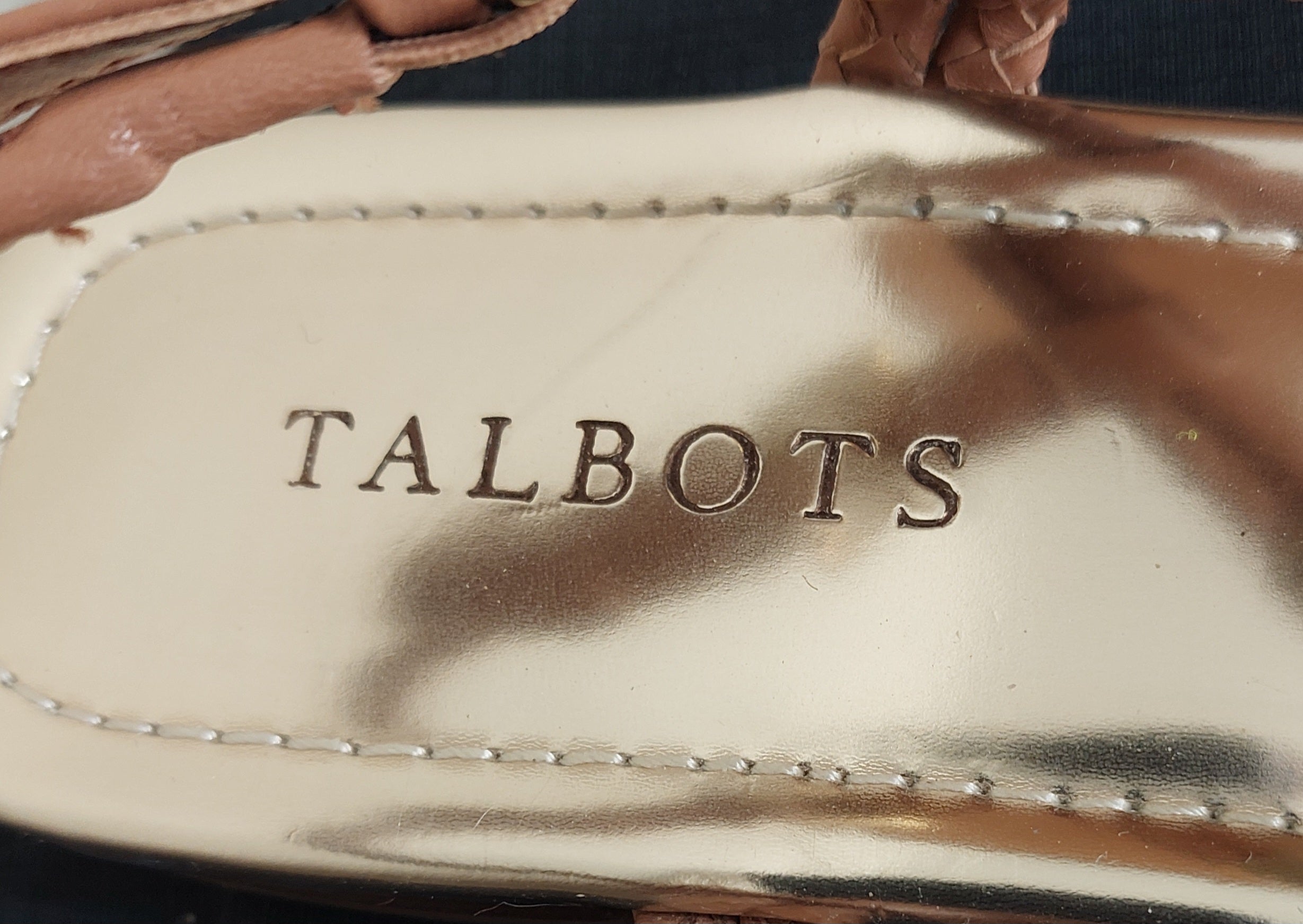 5 02 Talbots Flat Sandals 7.5M Braided Leather Metallic T-Strap