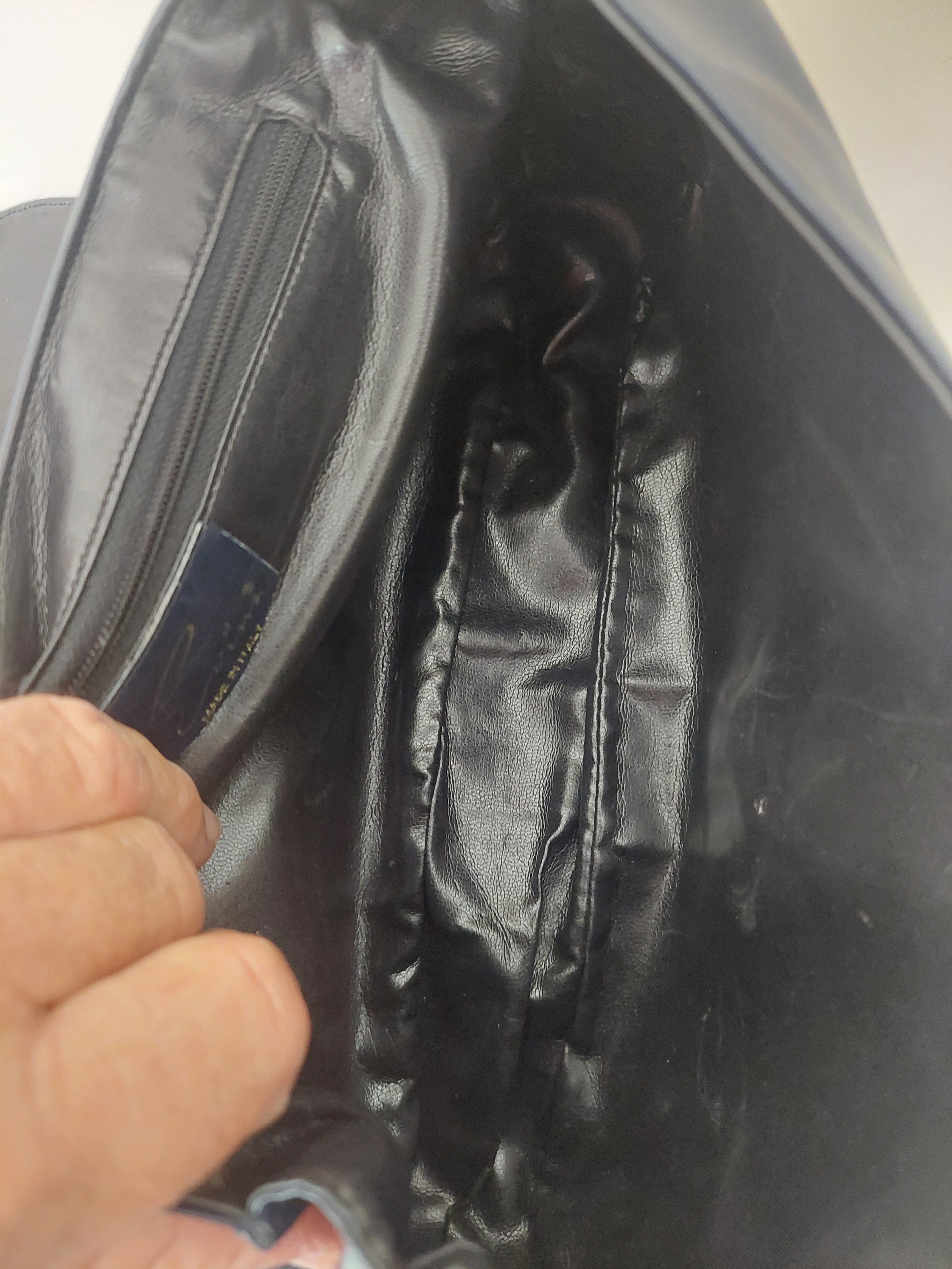 7 20 Vintage Italian Leather Black Shoulder Bag
