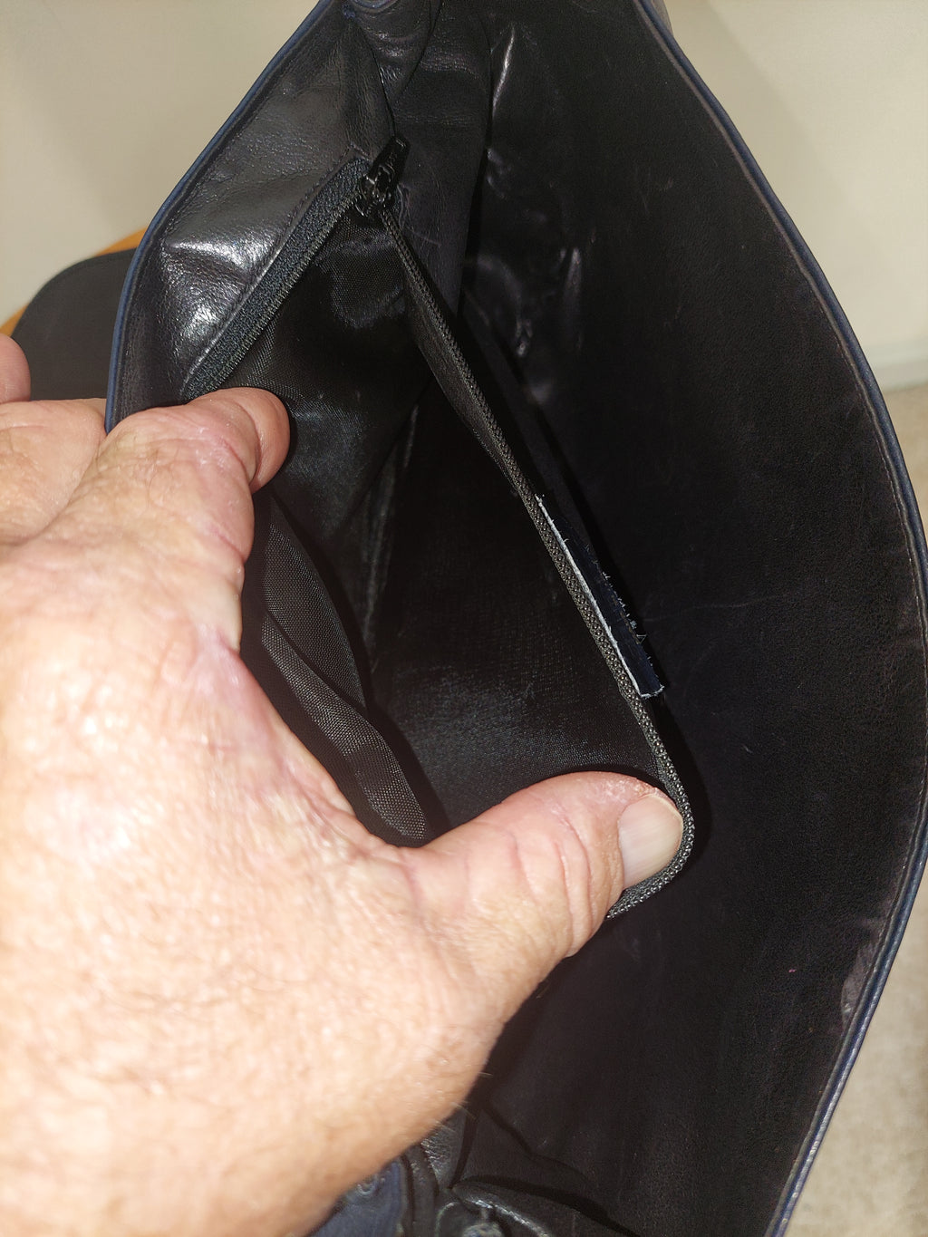 7 20 Vintage Italian Leather Black Shoulder Bag