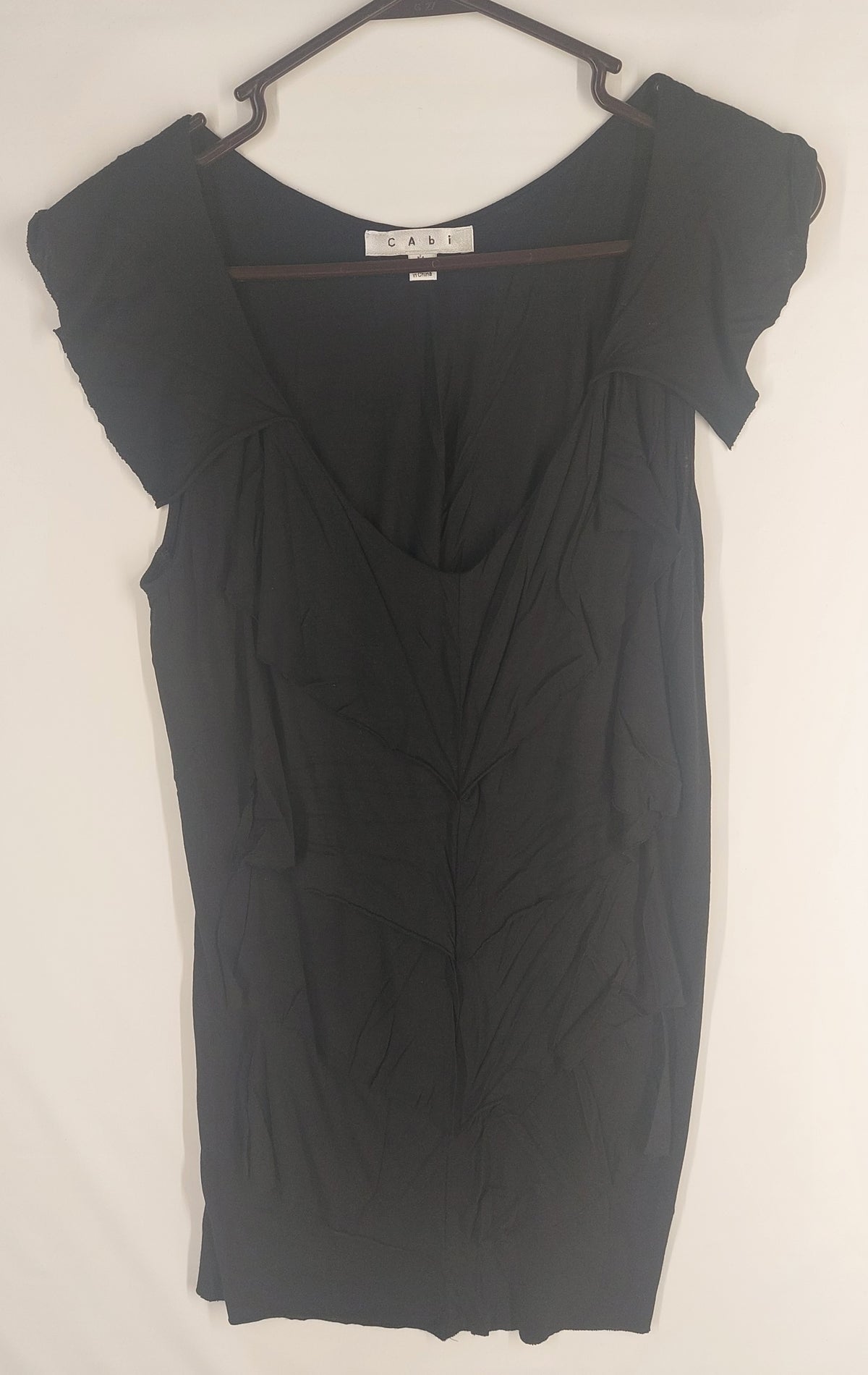 9-21 CAbi Size Medium Black Raw Edge Ruffle V Neck Sleeveless Blouse Top