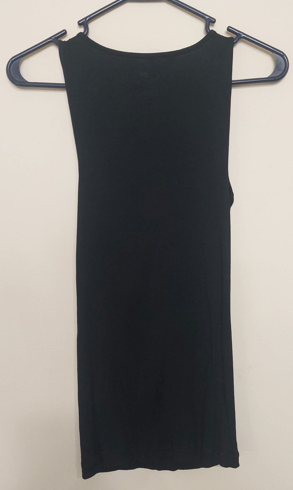 7 21 Banana Republic Black Ruffle V Neck Tank Size M