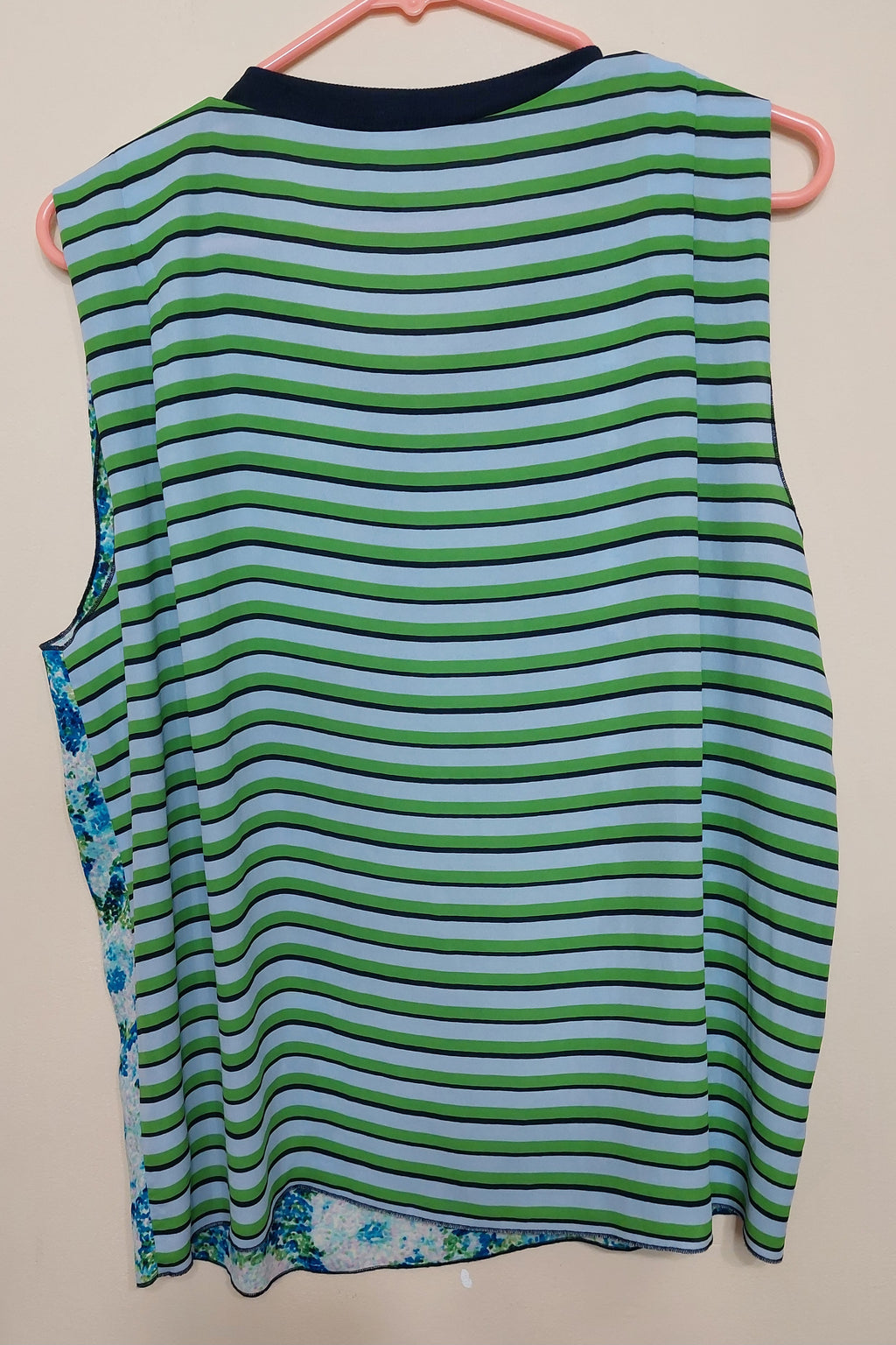 6 23 Cabi Size M Blue Green Floral Sleeveless Tank Top