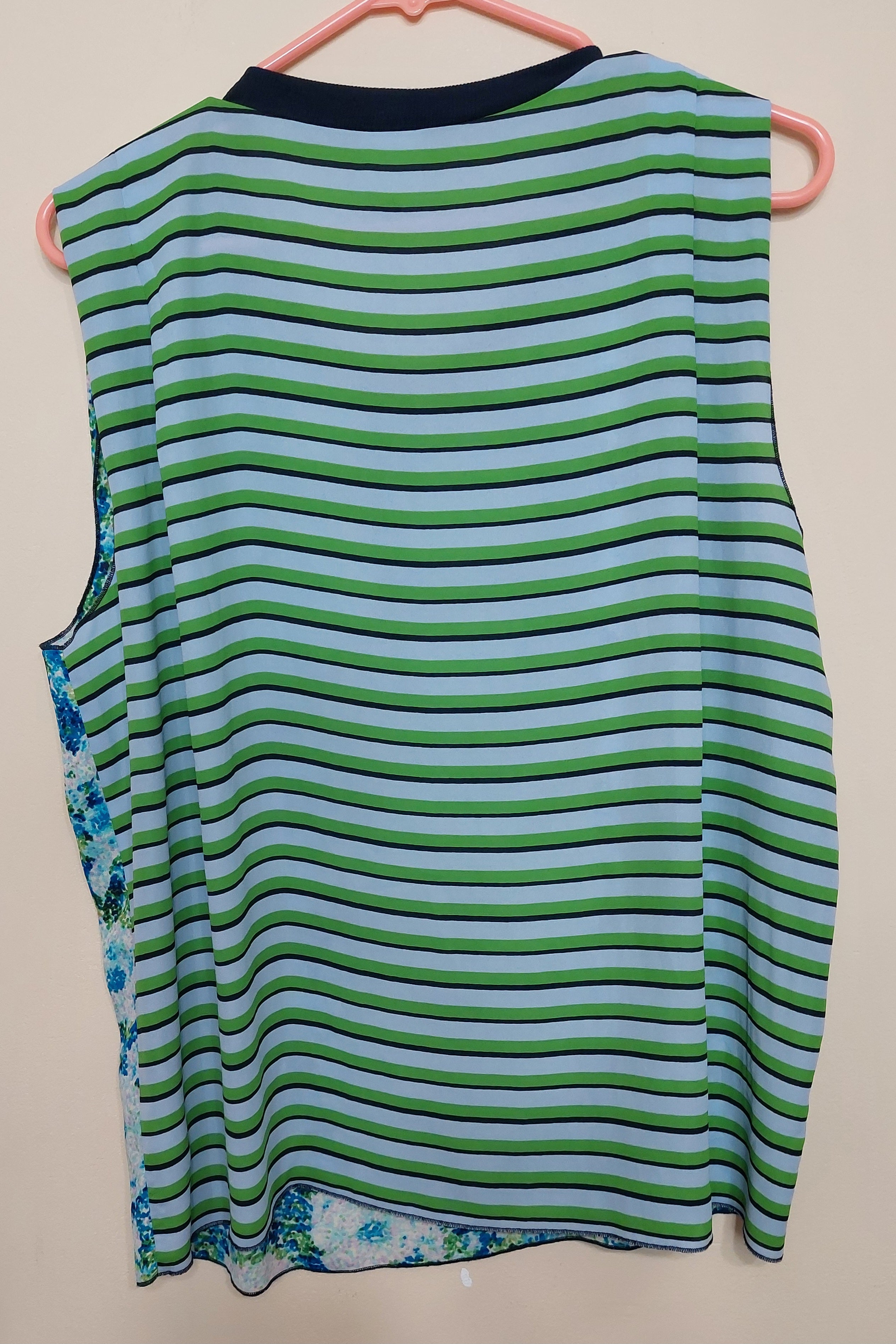 6 23 Cabi Size M Blue Green Floral Sleeveless Tank Top