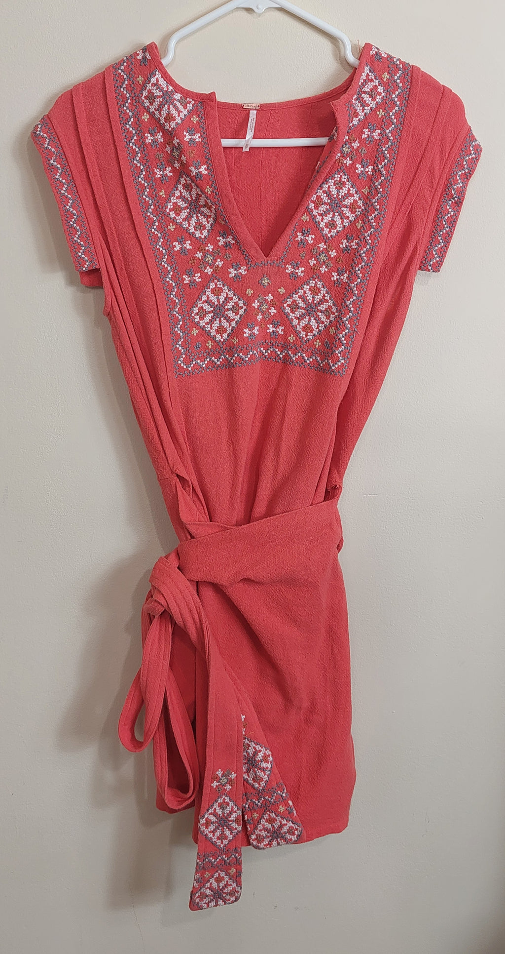 3 22 Free People XS Petite wrap Dress soft pink floral print, flutter sleeves adjustable waist