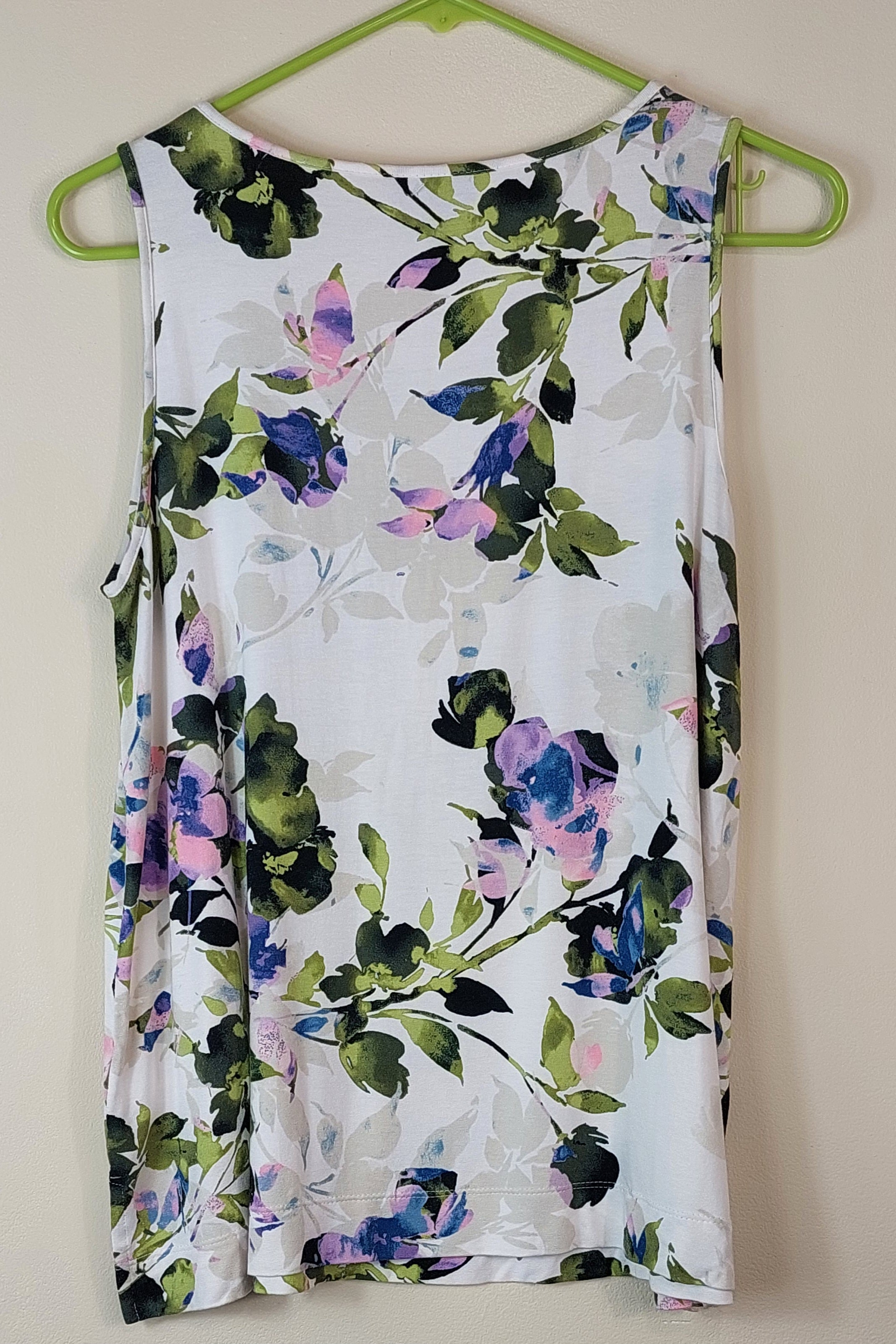 1 28 J. Jill Mixed Color Floral on White Sleeveless Tank Size S