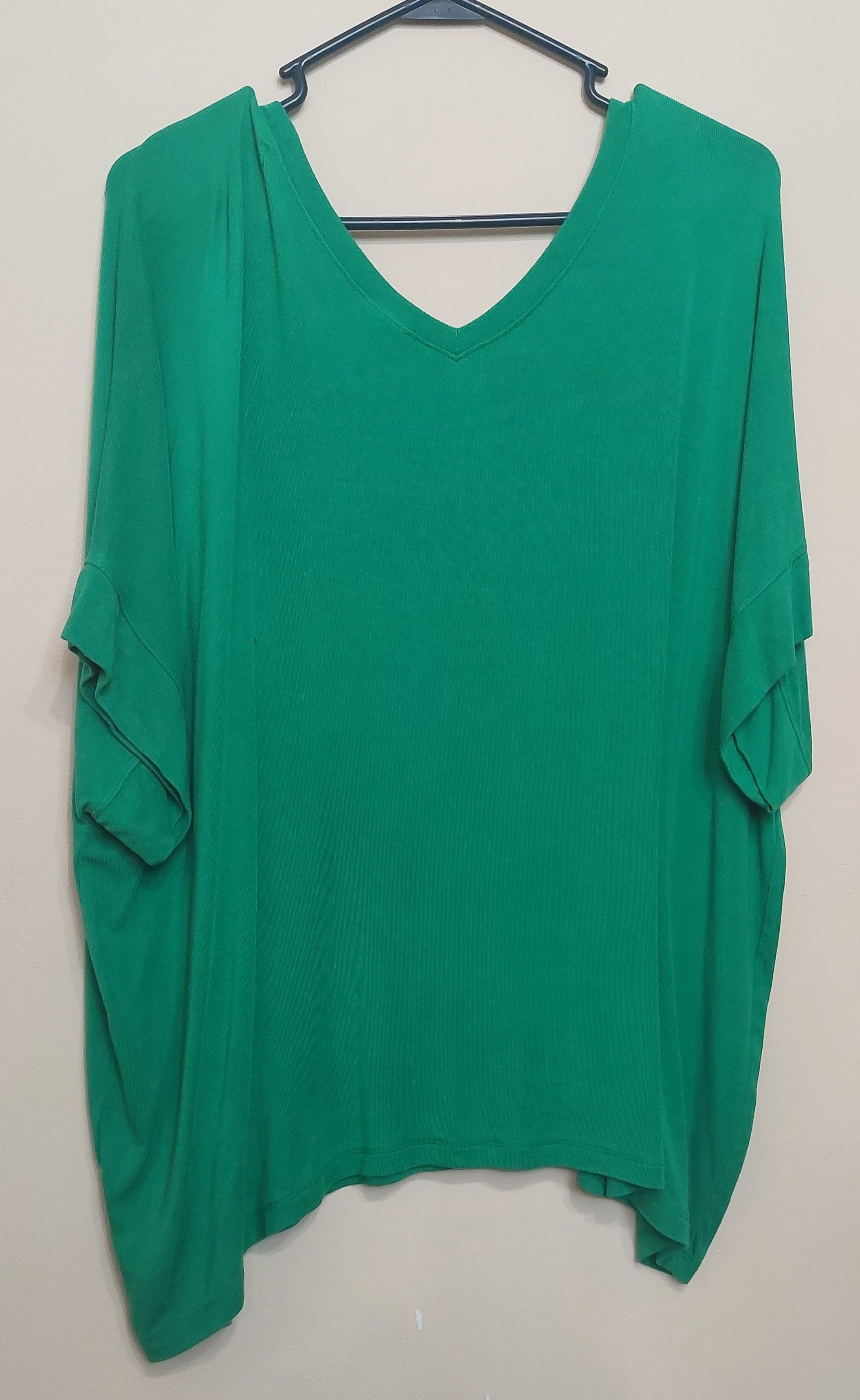 4 26 Cabi Green Oversized V Neck Top Size L