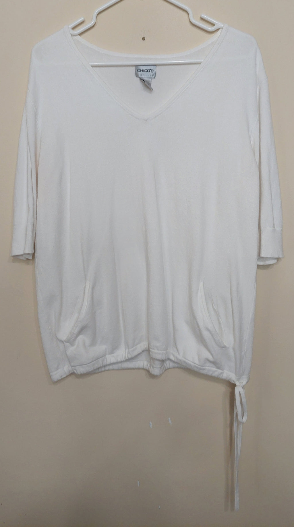 7 24 Chicos Size 3 White V Neck Side Tie Pocket Top