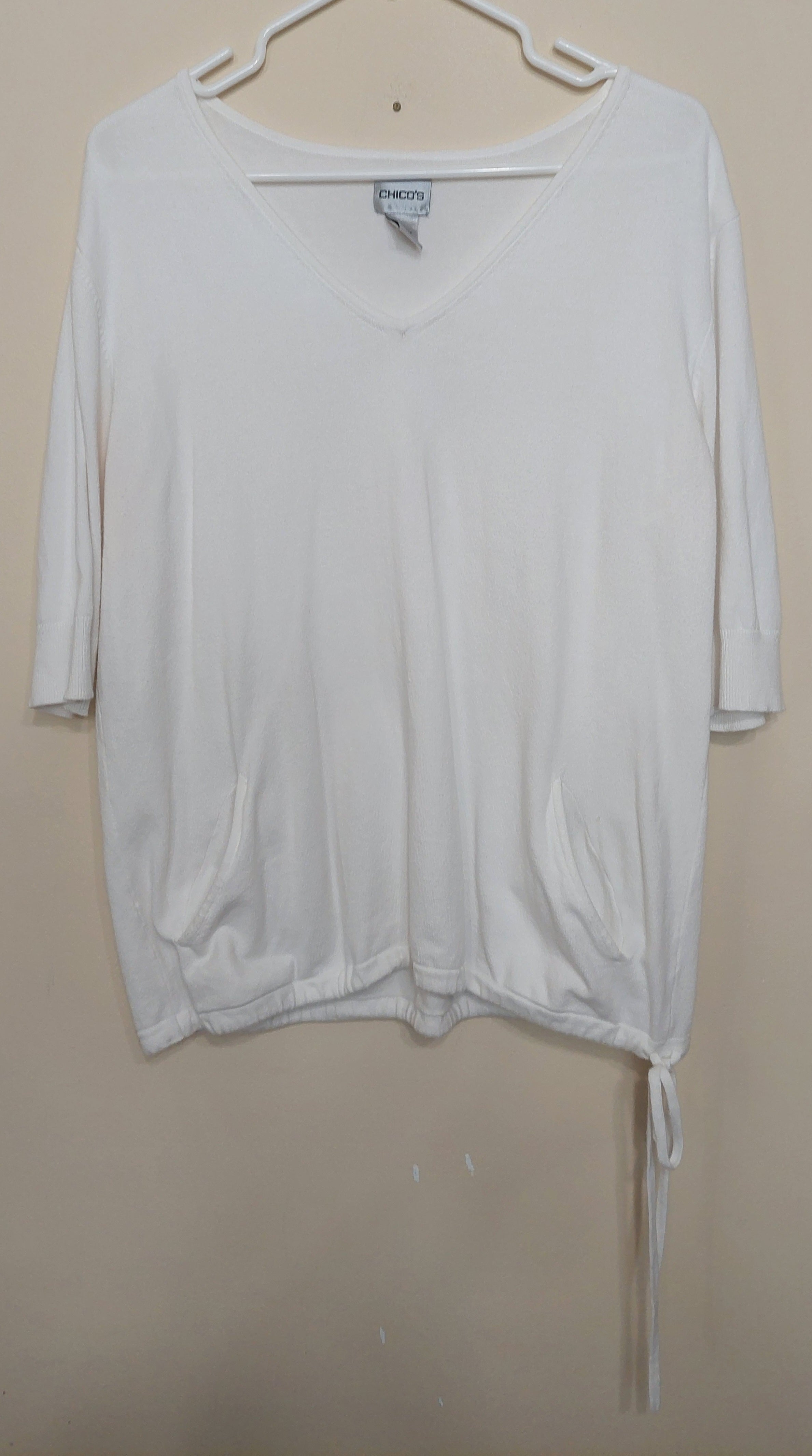 7 24 Chicos Size 3 White V Neck Side Tie Pocket Top