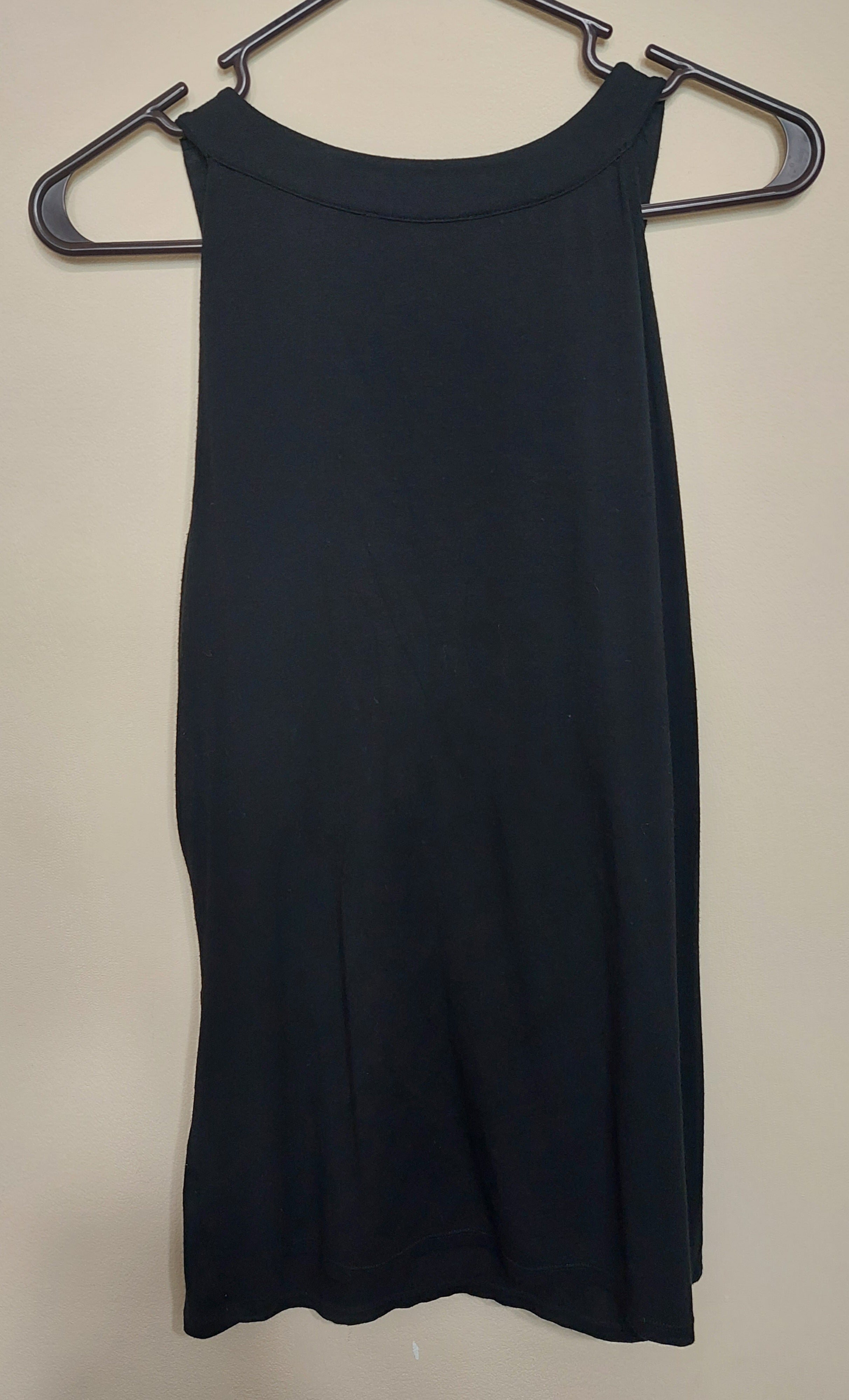 5 26 WHBM Black Sleeveless Bow Front Top Large