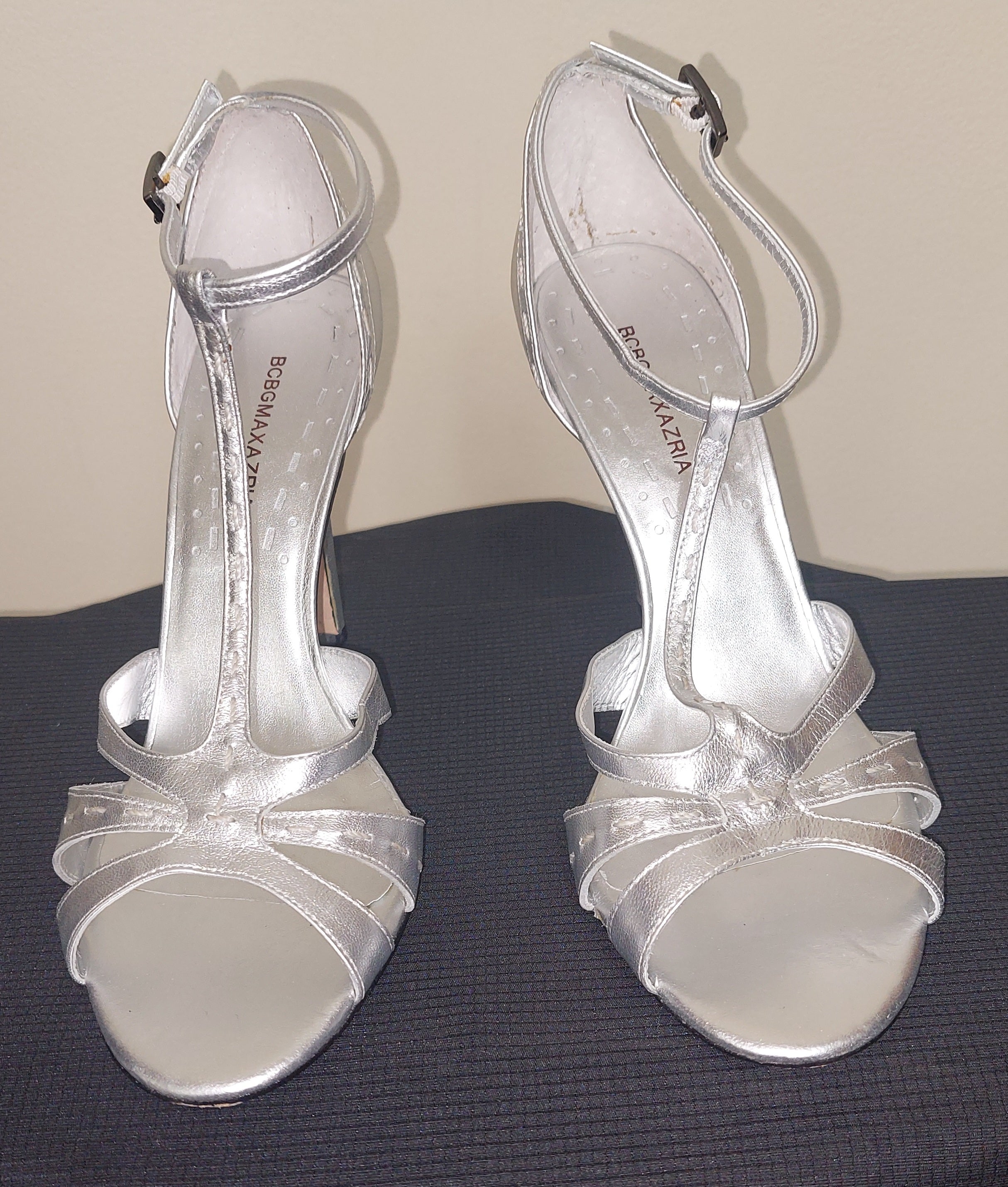 7 26 BCBGMAXAZRIA 8B Silver Leather T Strap Heels