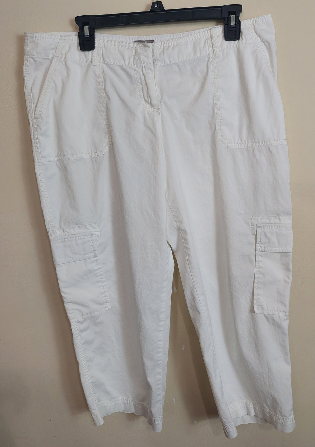 3 52 J.Jill Size 14 Petite Cargo Crop Pants White Utility Cargo Pocket Cropped Pants Comfortable summer staple with versatile everyday styling