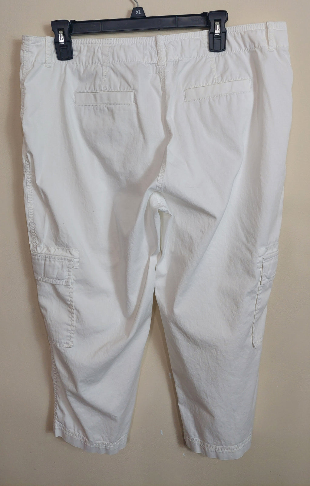 3 52 J.Jill Size 14 Petite Cargo Crop Pants White Utility Cargo Pocket Cropped Pants Comfortable summer staple with versatile everyday styling