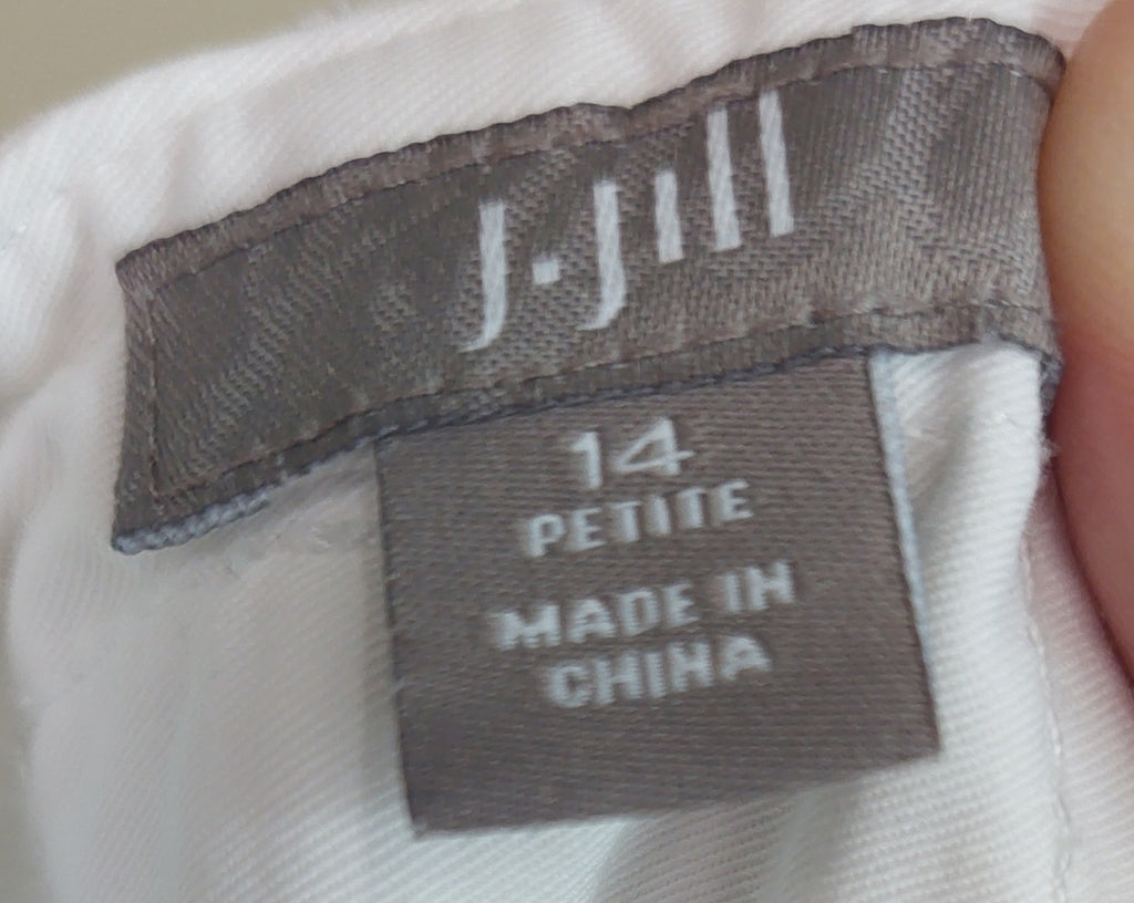 3 52 J.Jill Size 14 Petite Cargo Crop Pants White Utility Cargo Pocket Cropped Pants Comfortable summer staple with versatile everyday styling