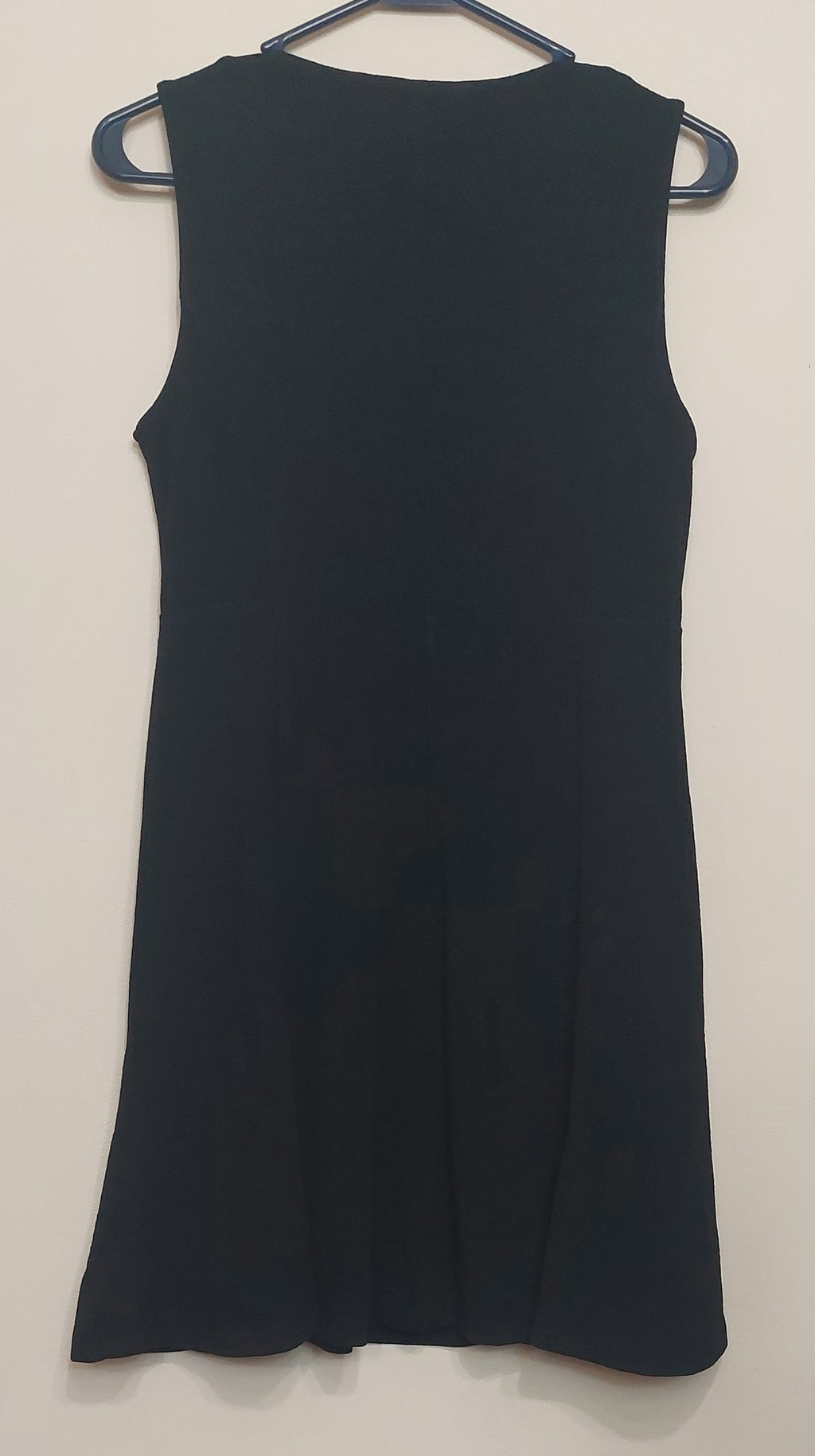 4 37 Banana Republic S Black Sleeveless Fit and Flare Dress
