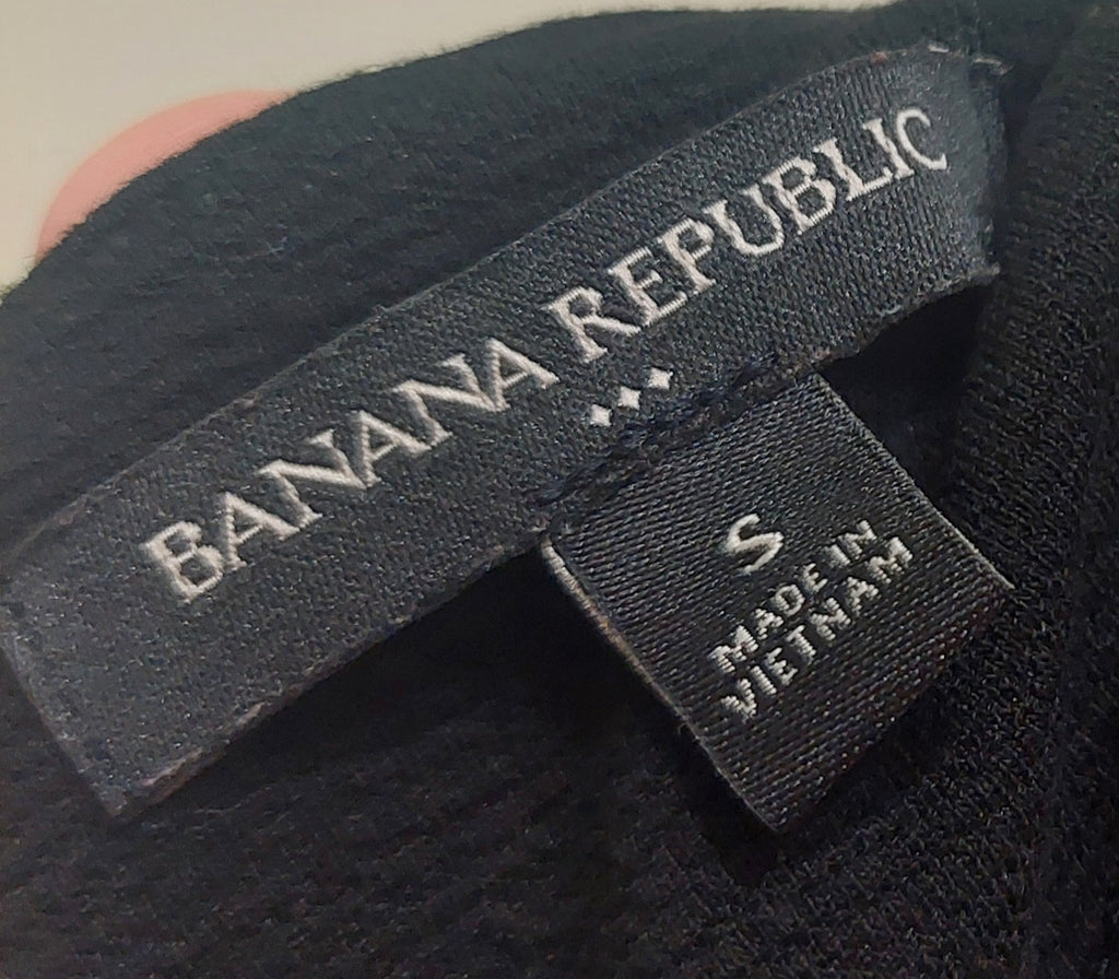 4 37 Banana Republic S Black Sleeveless Fit and Flare Dress