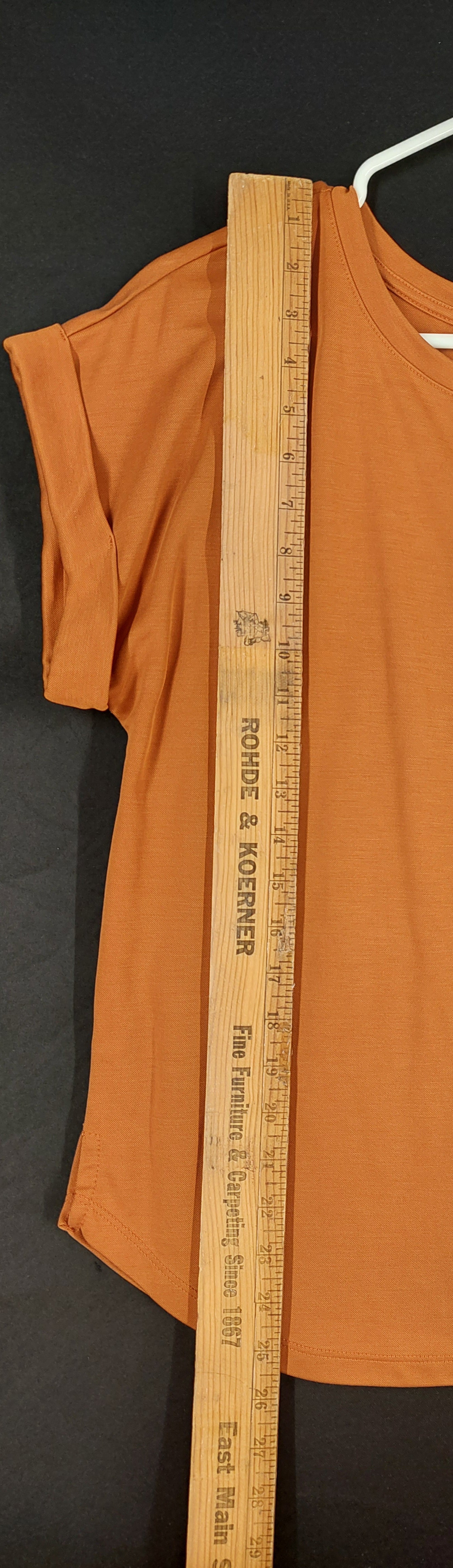 8-31 a.n.a Size M Burnt Orange Short Sleeve Pocket T-Shirt Rolled Cuff Casual Top