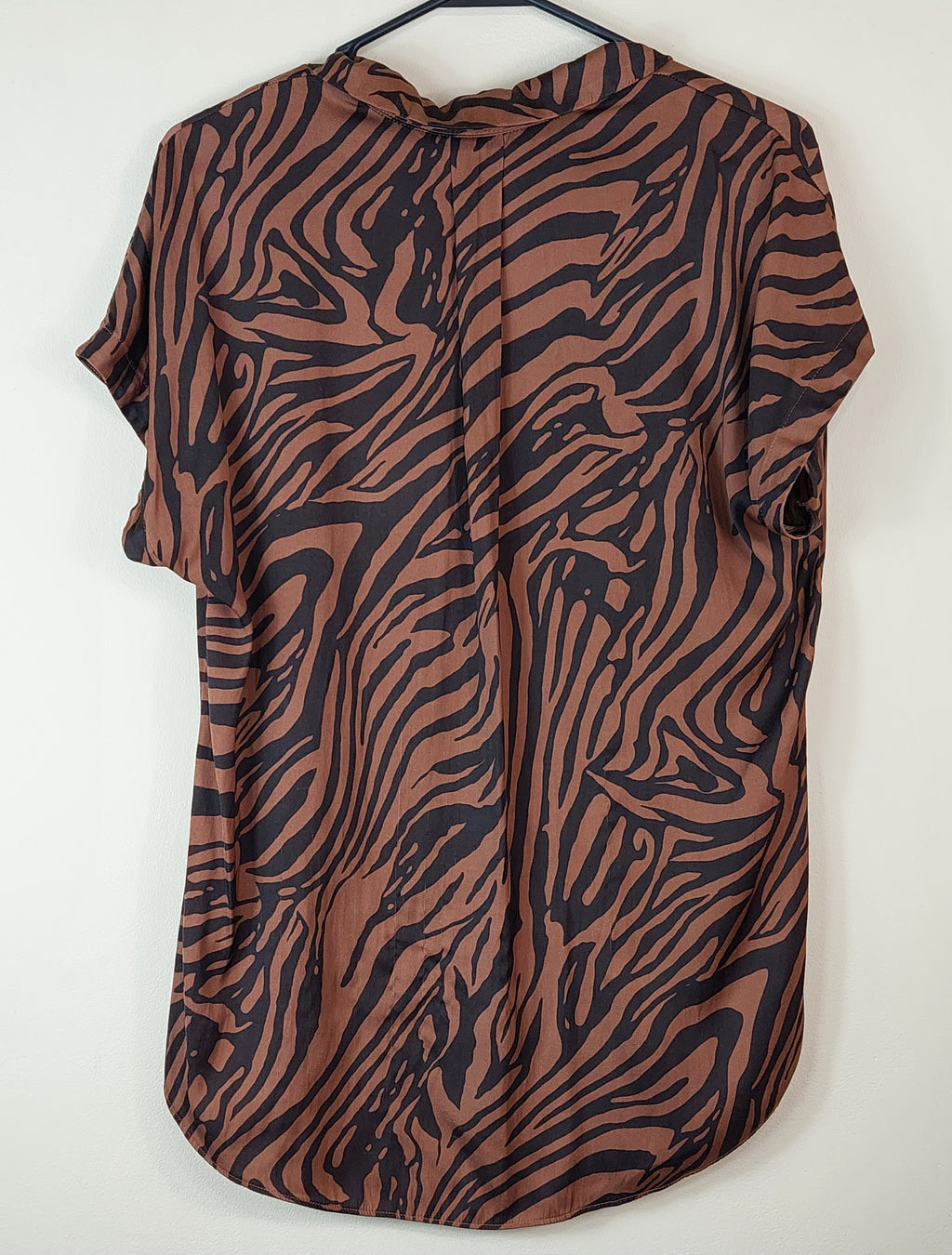 1 37 Joie Bronze Black Tiger Print Blouse Size M