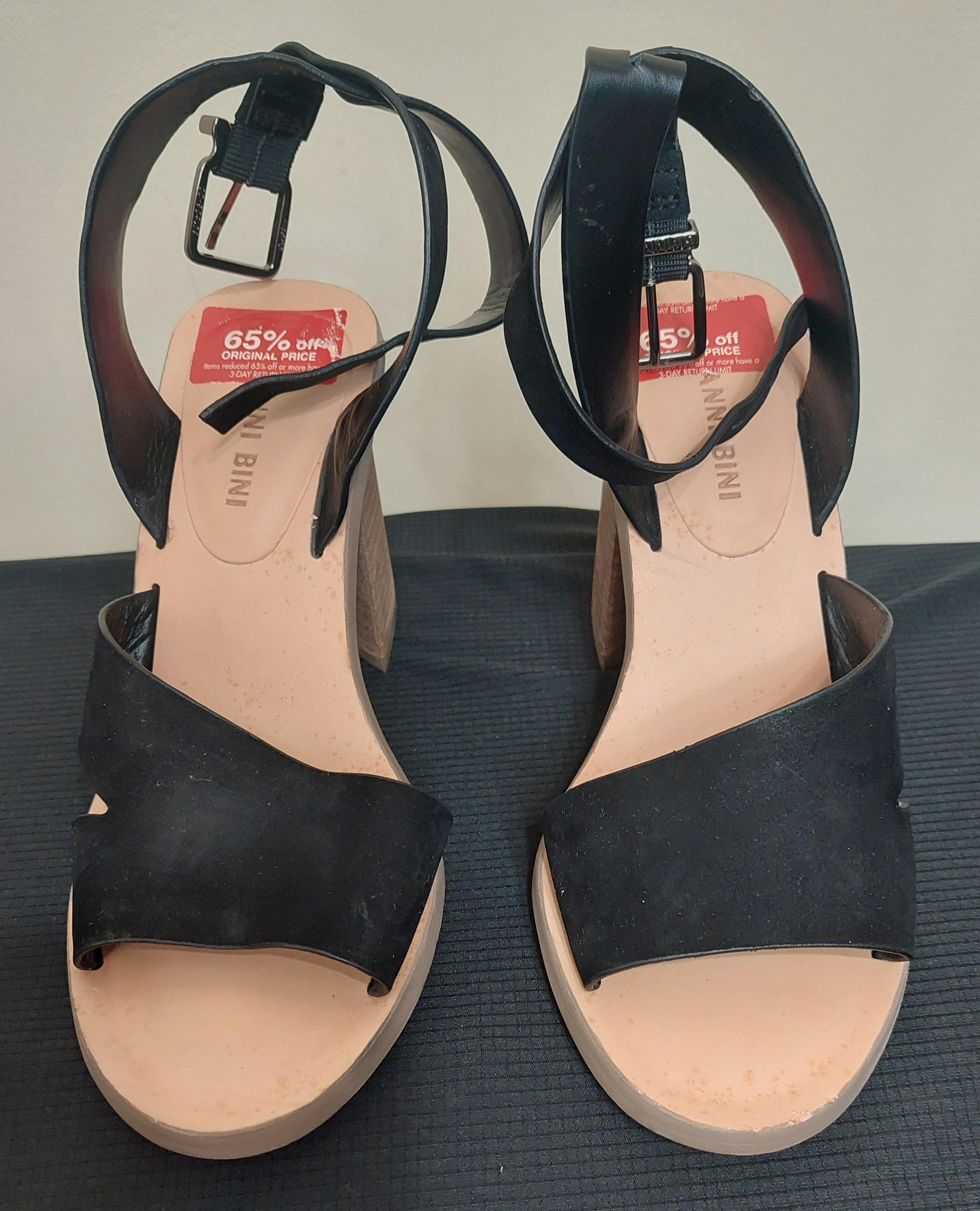 7 32 Gianni Bini 8M Black Leather Wood Block Heel Sandals