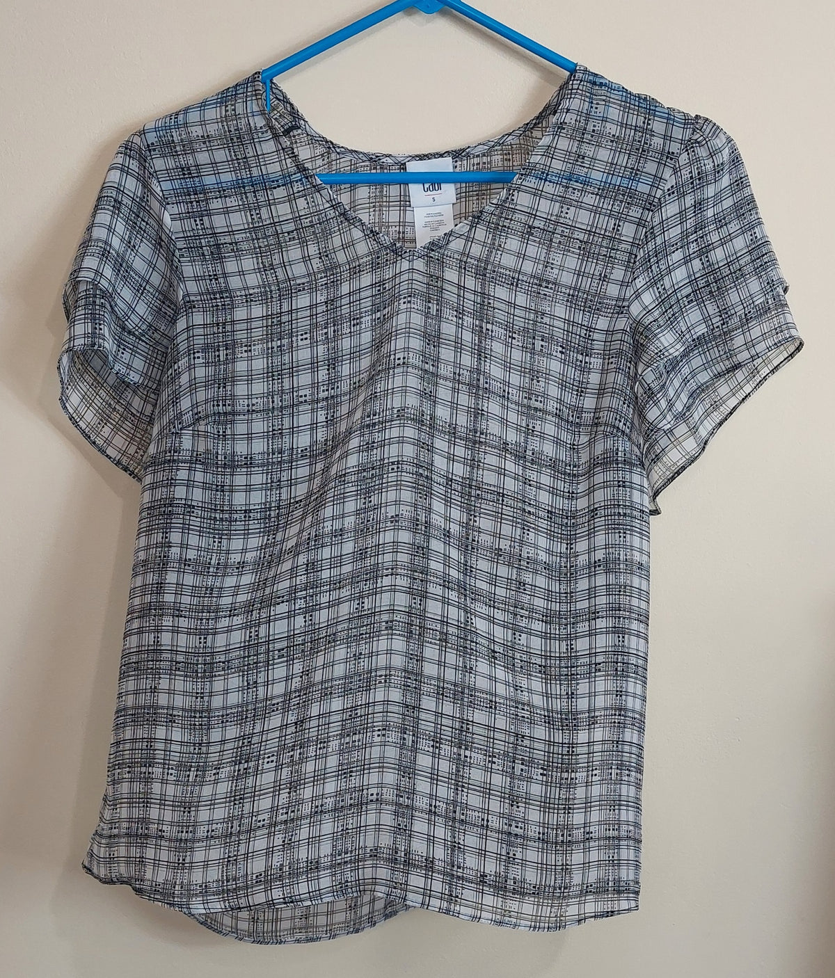 3 20 Cabi Size S Short Sleeve Blouse White Black Plaid Print V Neck