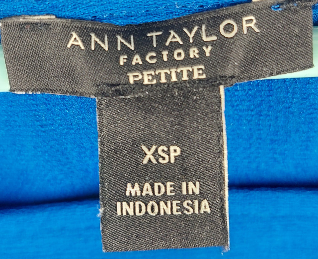 9-33 Ann Taylor Factory Petite Size XSP Blue Square Neck Long Sleeve Blouse