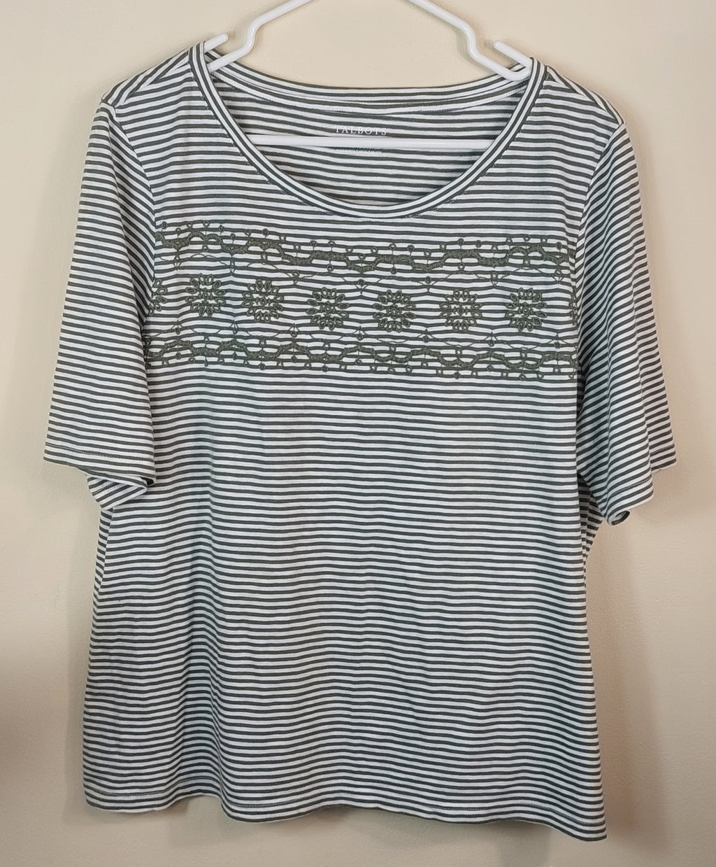 2 20 Talbots Vertical Stripe Tee Embroidered Front Light Green Size XL