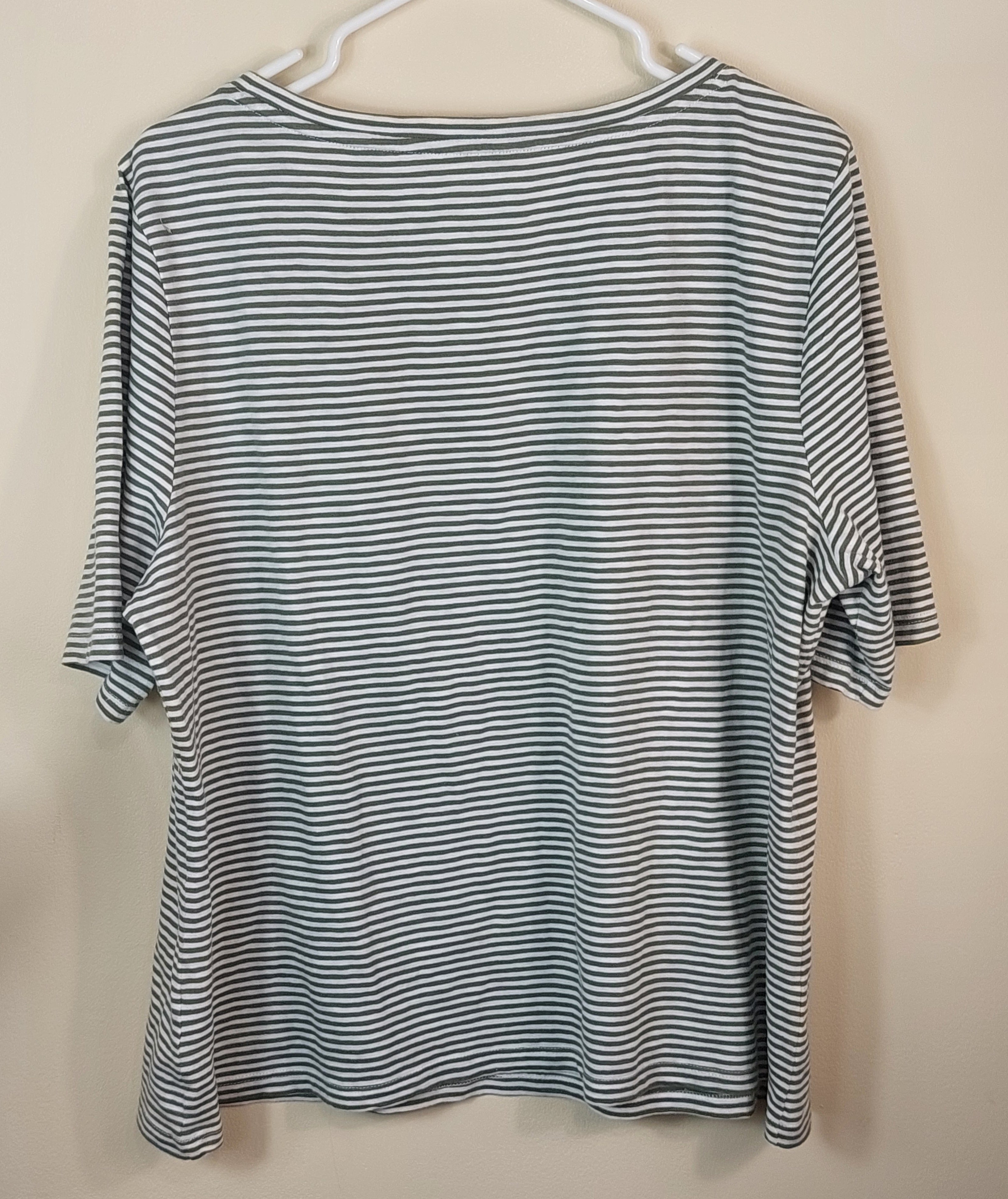 2 20 Talbots Vertical Stripe Tee Embroidered Front Light Green Size XL