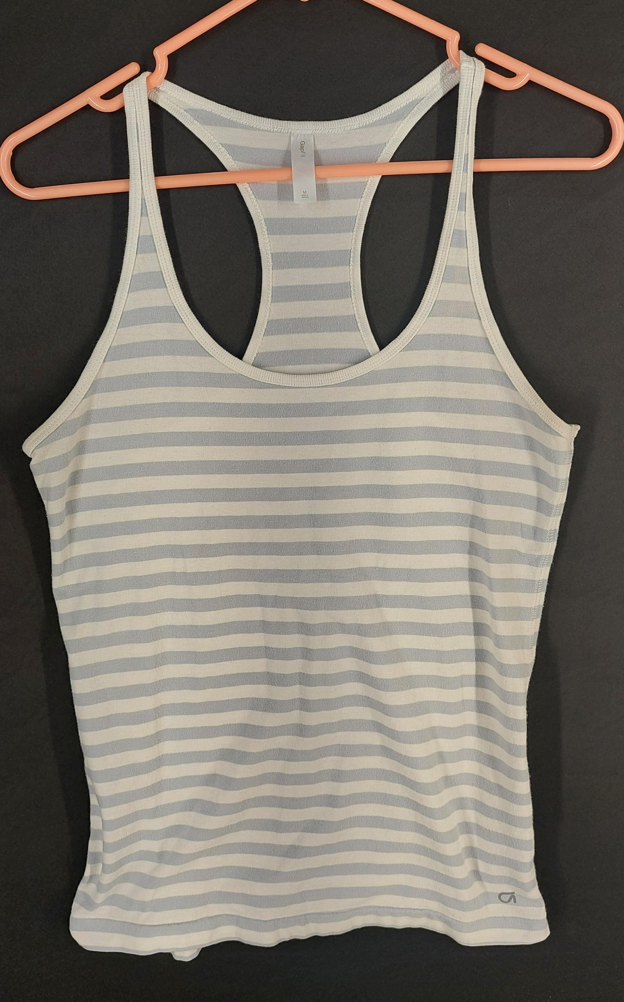 8-34 GapFit Size M Gray White Striped Racerback Tank Top Athletic Activewear