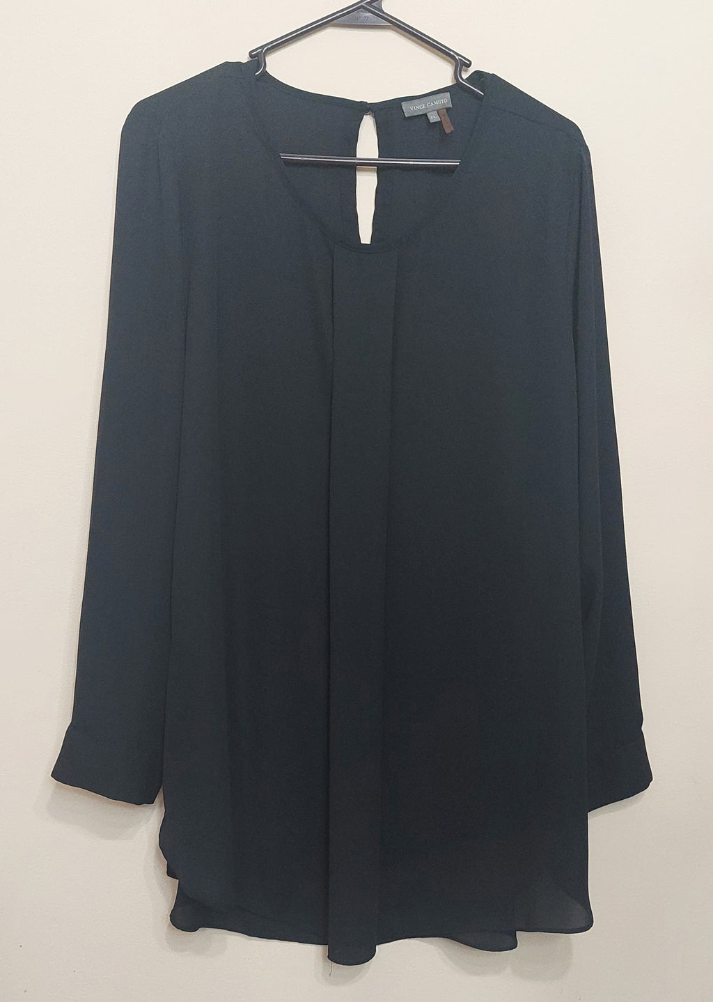 4 22 Vince Camuto XL Keyhole Neck Long Sleeve Blouse Black