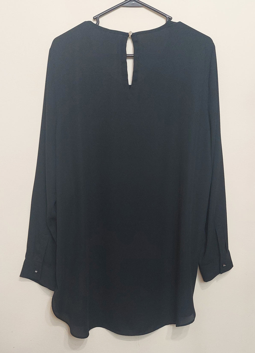 4 22 Vince Camuto XL Keyhole Neck Long Sleeve Blouse Black