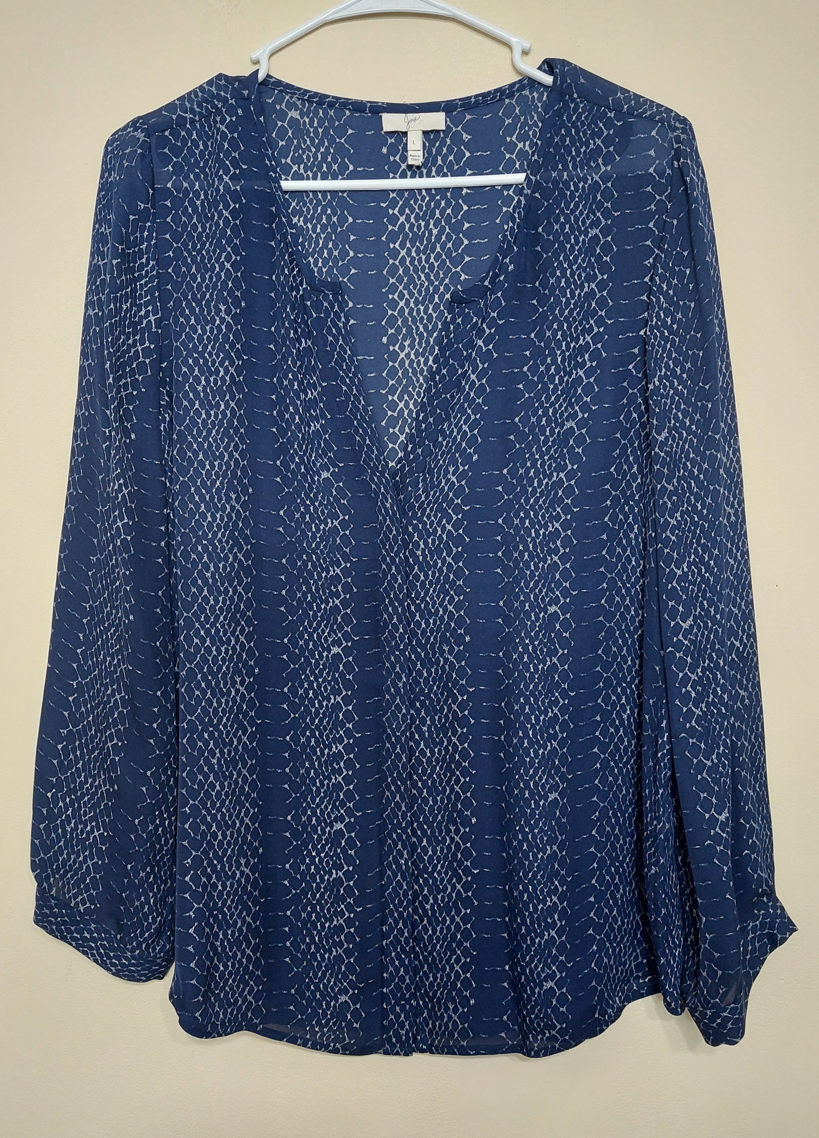 7 35 Joie L Blue Snakeskin Print Silk Blouse