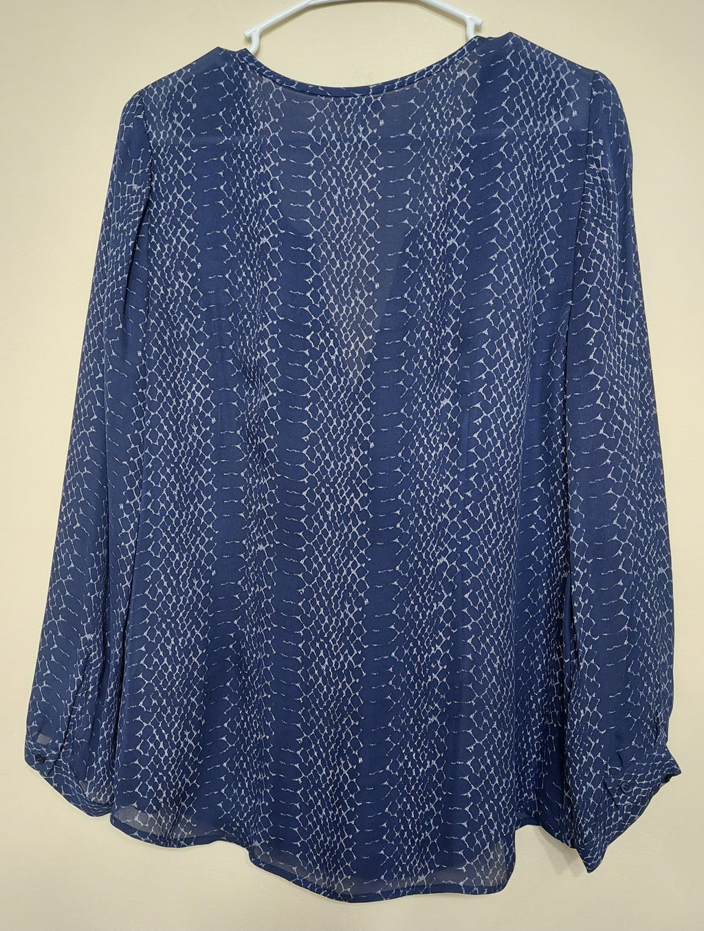 7 35 Joie L Blue Snakeskin Print Silk Blouse