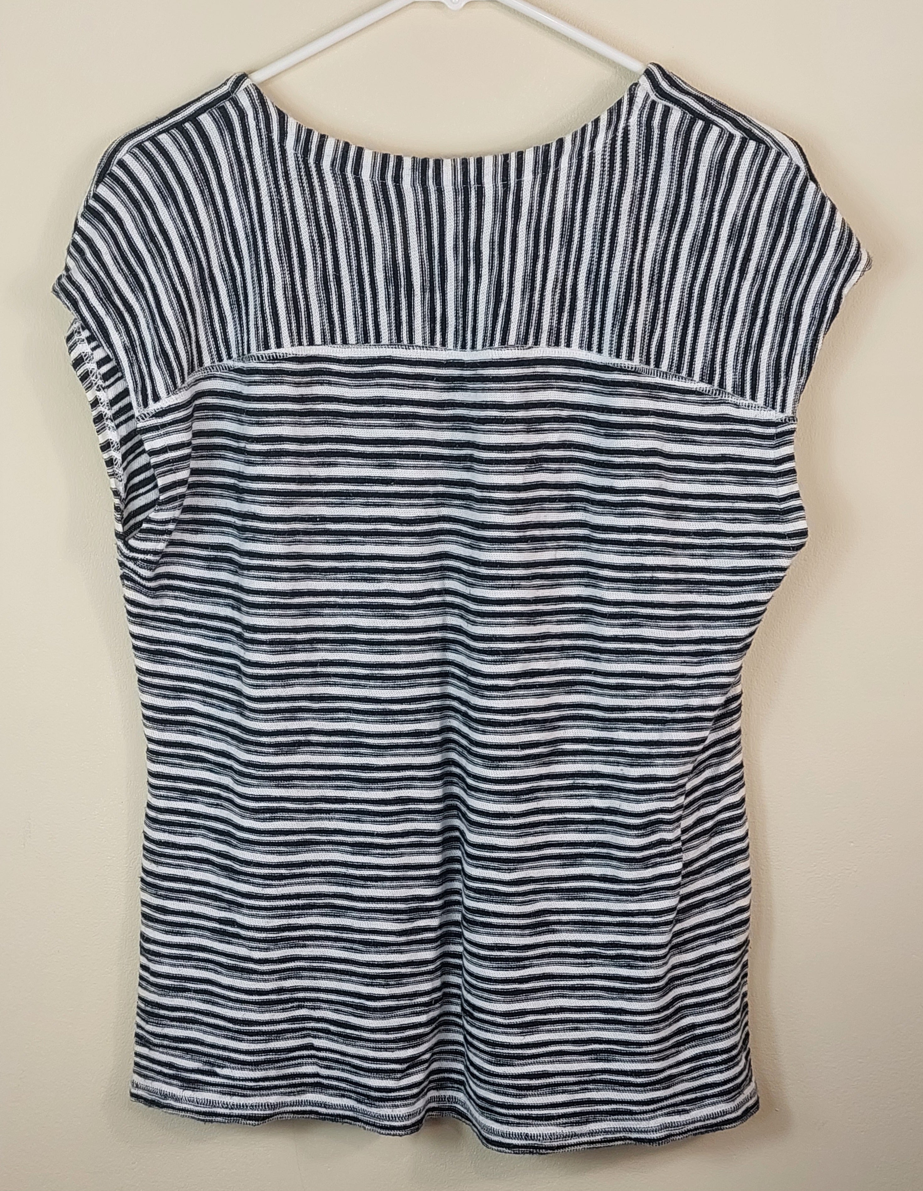 2 13 Talbots Cap Sleeve Tee Horzl striped Charcoal white Size LP