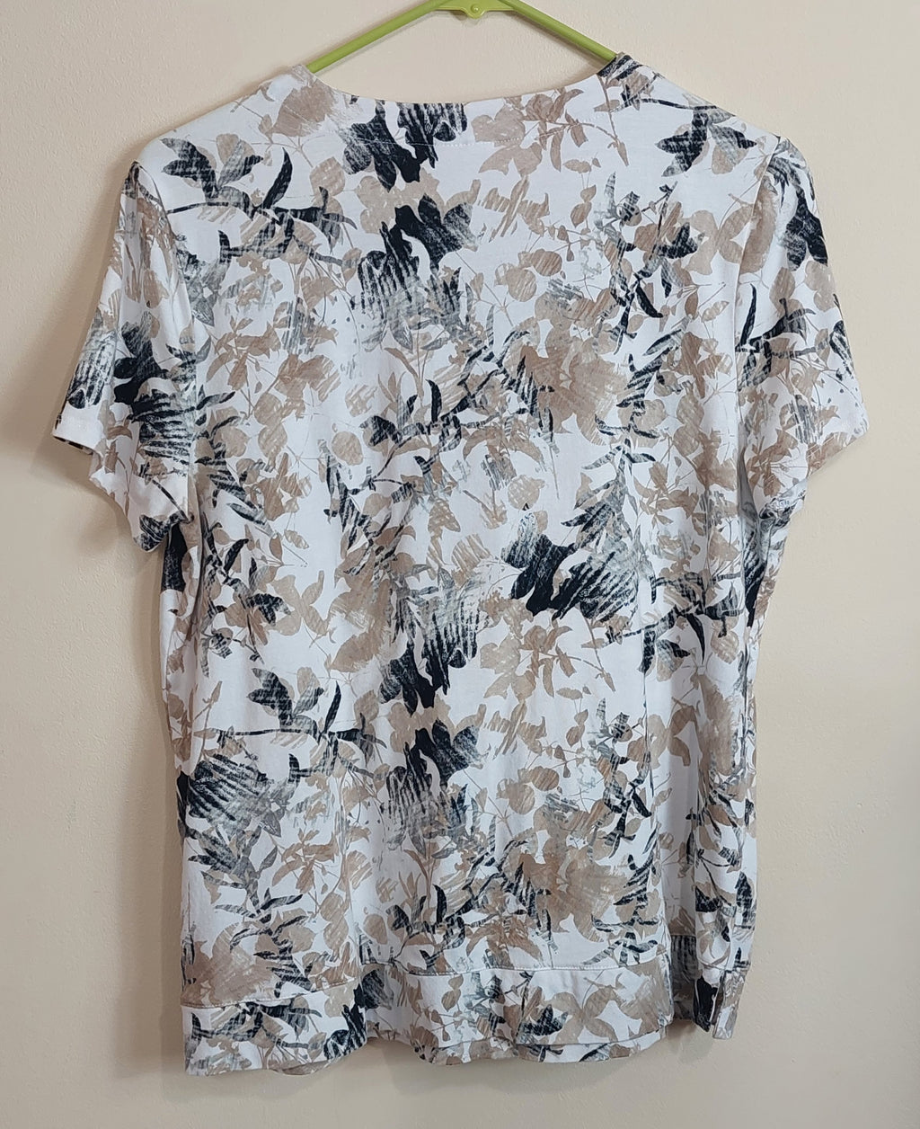 3 03Weekends By Chicos 1 Top Ivory Beige Black Floral Lace Up Neckline Casual Weekend Style